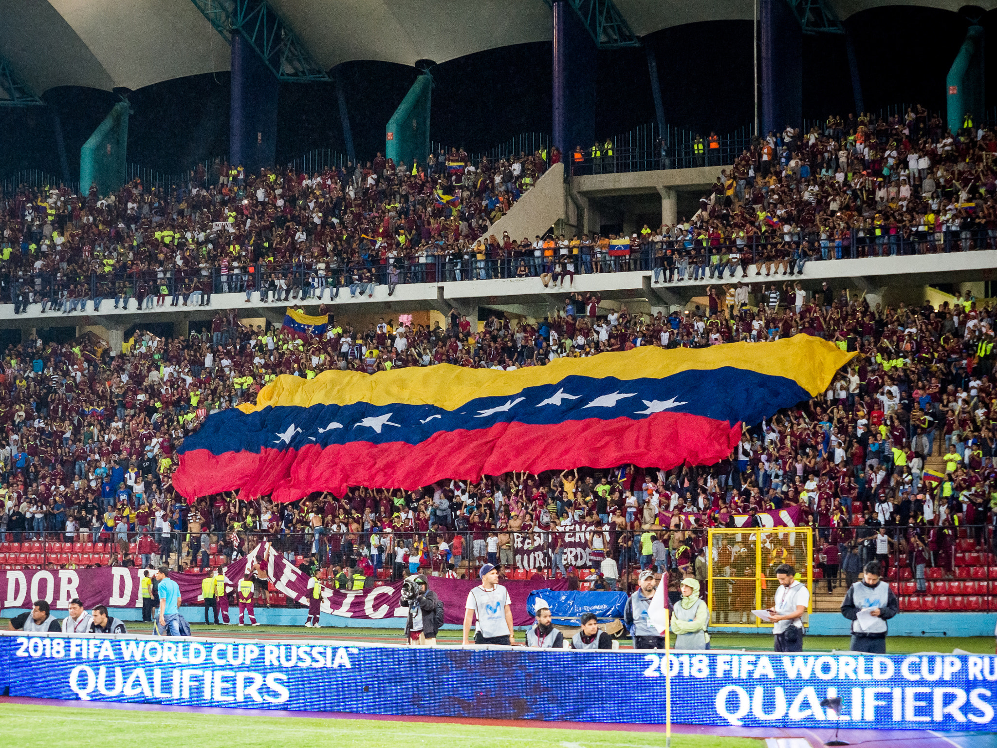 Olympus Zuiko Digital ED 40-150mm F4.0-5.6 sample photo. Bandera de venezuela photography