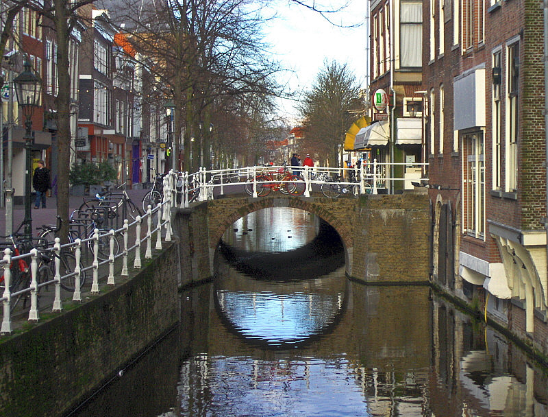 HP PHOTOSMART R927  (V01.00) sample photo. Canal reflections photography
