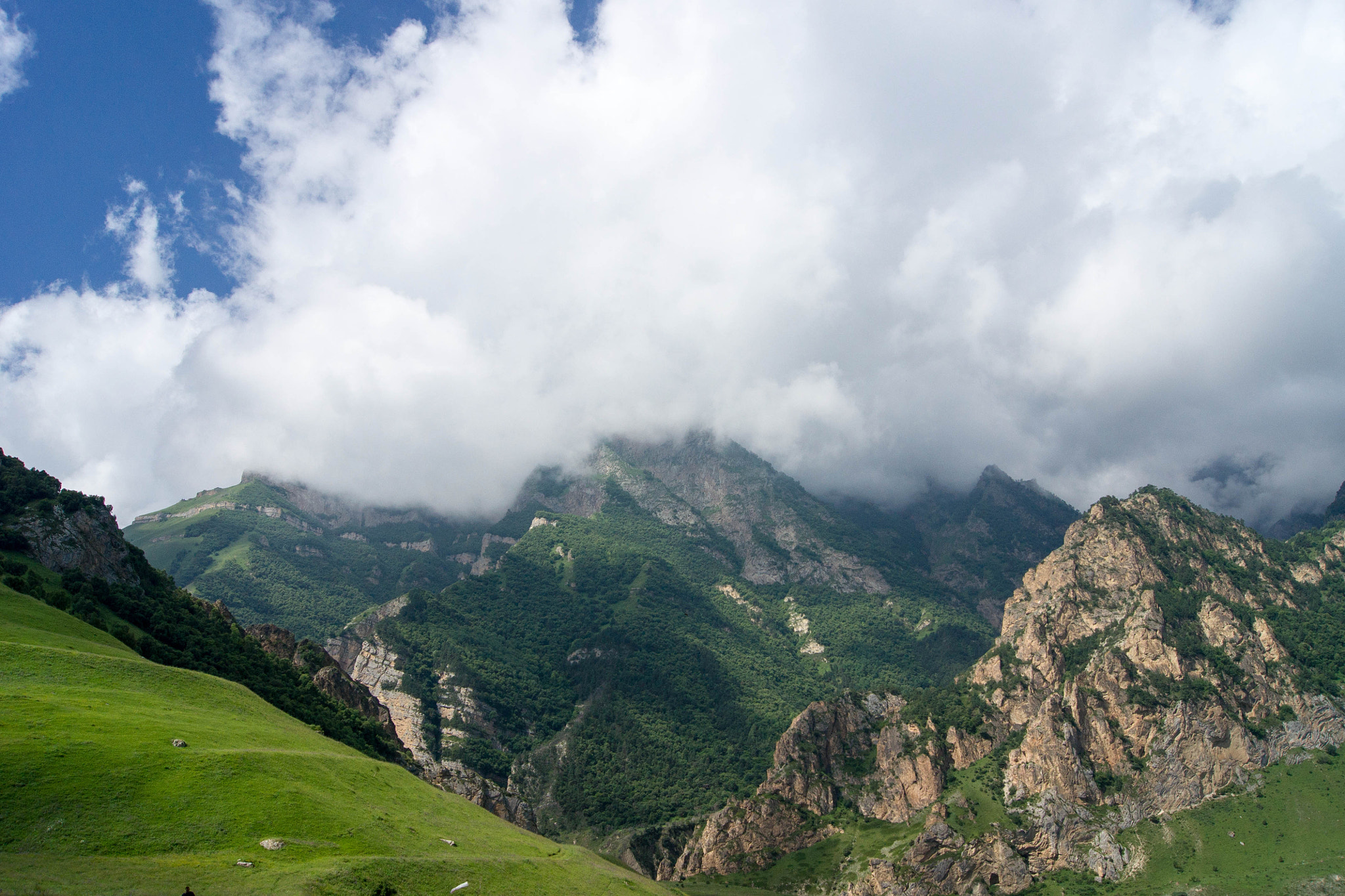 Sony Alpha DSLR-A500 + Sony DT 18-55mm F3.5-5.6 SAM sample photo. Горы Чегема photography