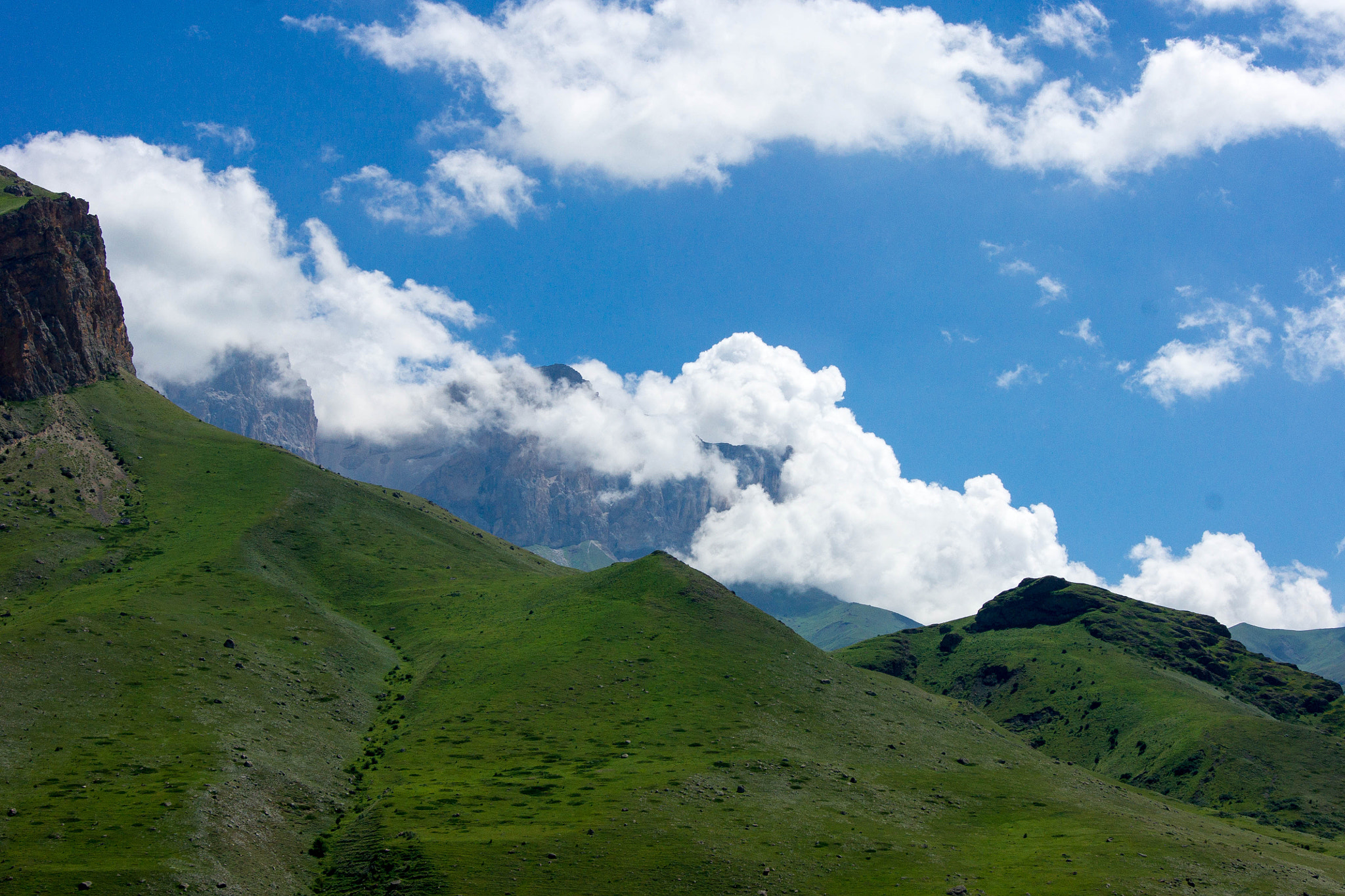 Sony Alpha DSLR-A500 + Sony DT 18-55mm F3.5-5.6 SAM sample photo. Горы photography