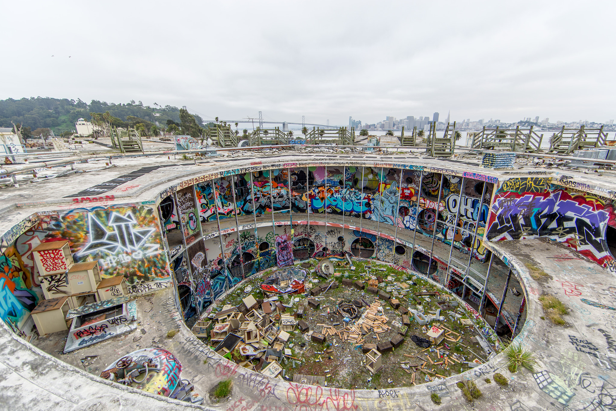 Canon EF 14mm F2.8L II USM sample photo. Treasure island barracks photography