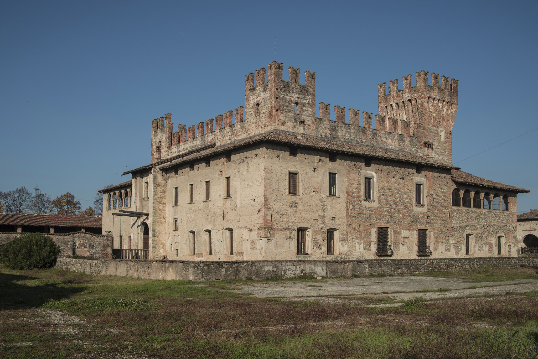 Nikon D750 + Sigma 28-200mm F3.5-5.6 Compact Aspherical Hyperzoom Macro sample photo. Castello di malpaga photography