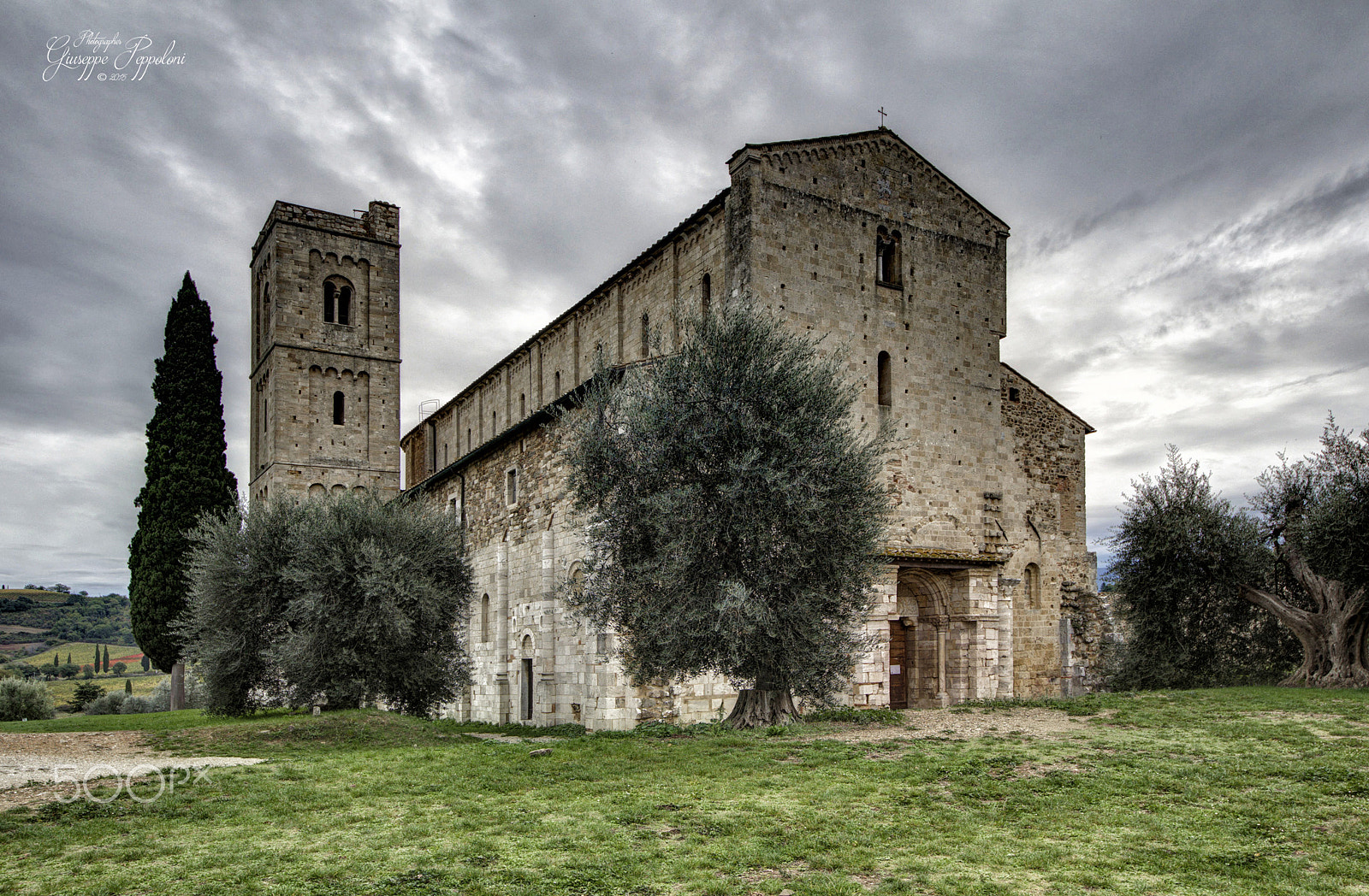 Sigma 8-16mm F4.5-5.6 DC HSM sample photo. Abbazia sant'antimo (si) photography
