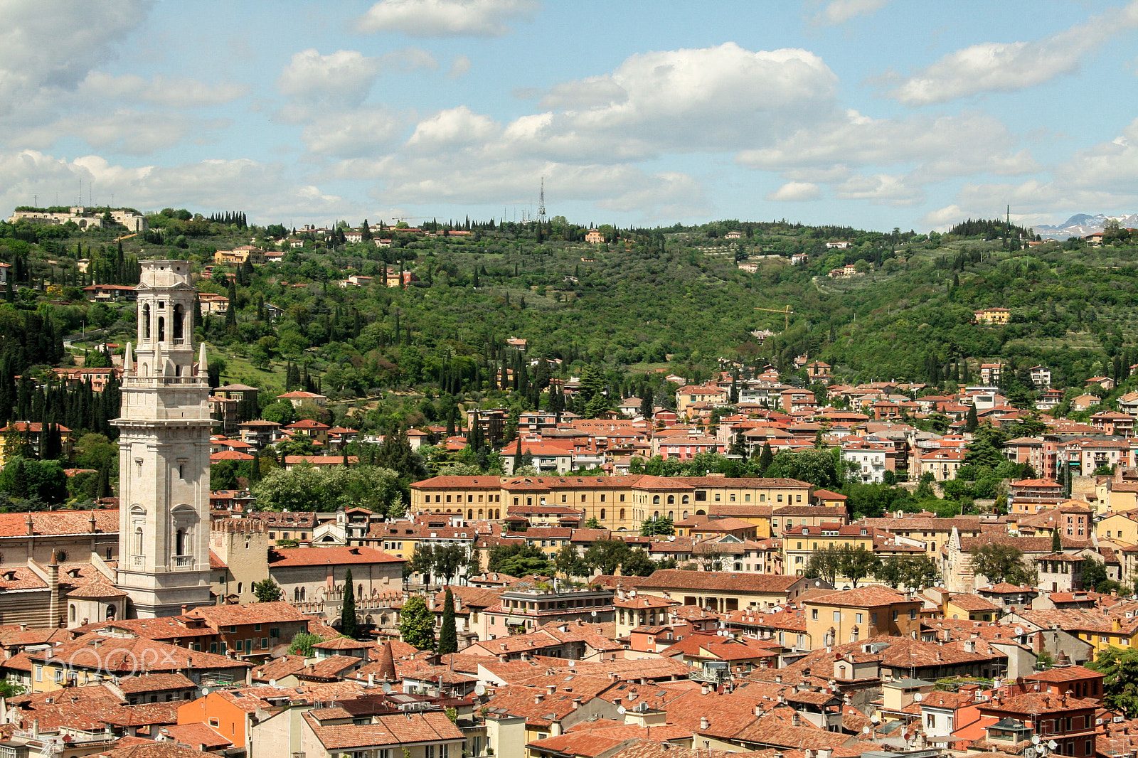 Canon EOS 30D + Canon EF-S 18-55mm F3.5-5.6 II sample photo. Verona landscape photography