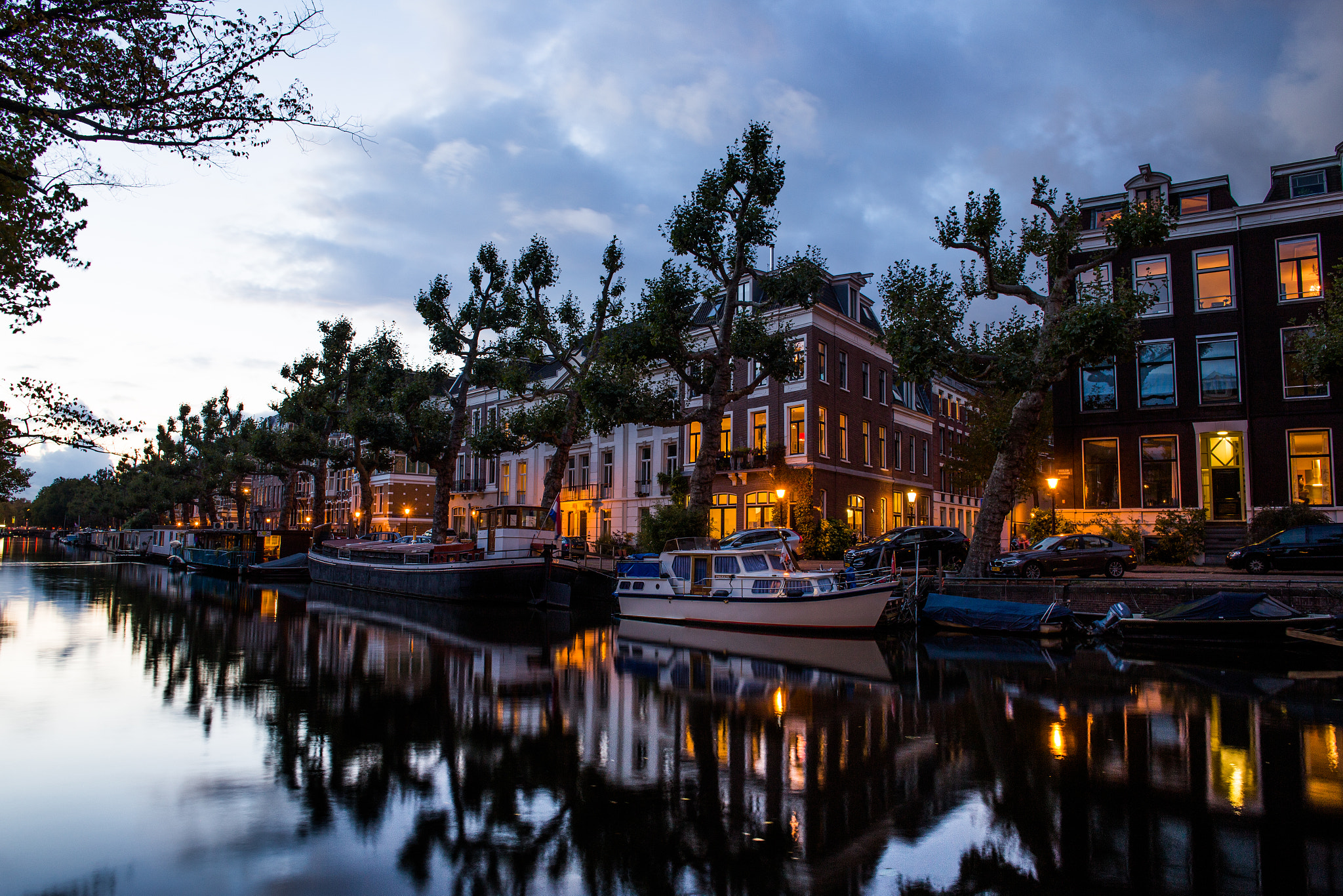 Canon EF 24mm F2.8 IS USM sample photo. Weesperplein photography