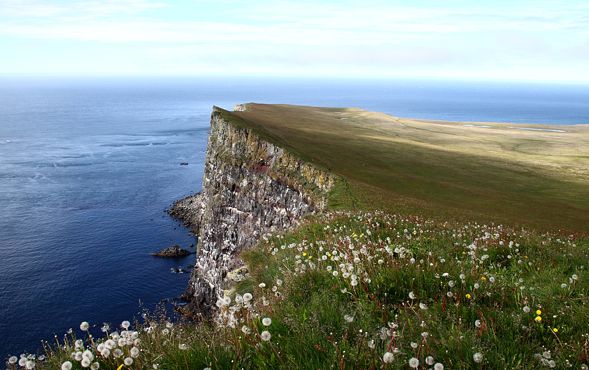 Canon EF-S 18-135mm F3.5-5.6 IS sample photo. Cliffs photography