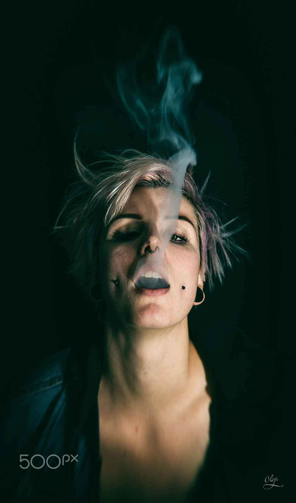 Nikon D800 + Nikon AF Nikkor 35mm F2D sample photo. Smoker photography