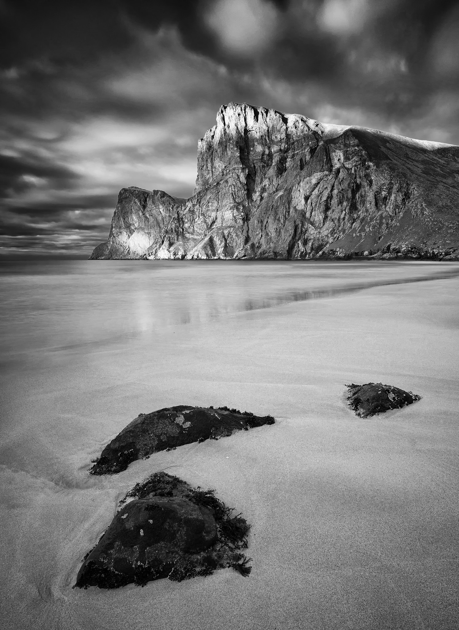 ZEISS Batis 18mm F2.8 sample photo. Kvalvika photography