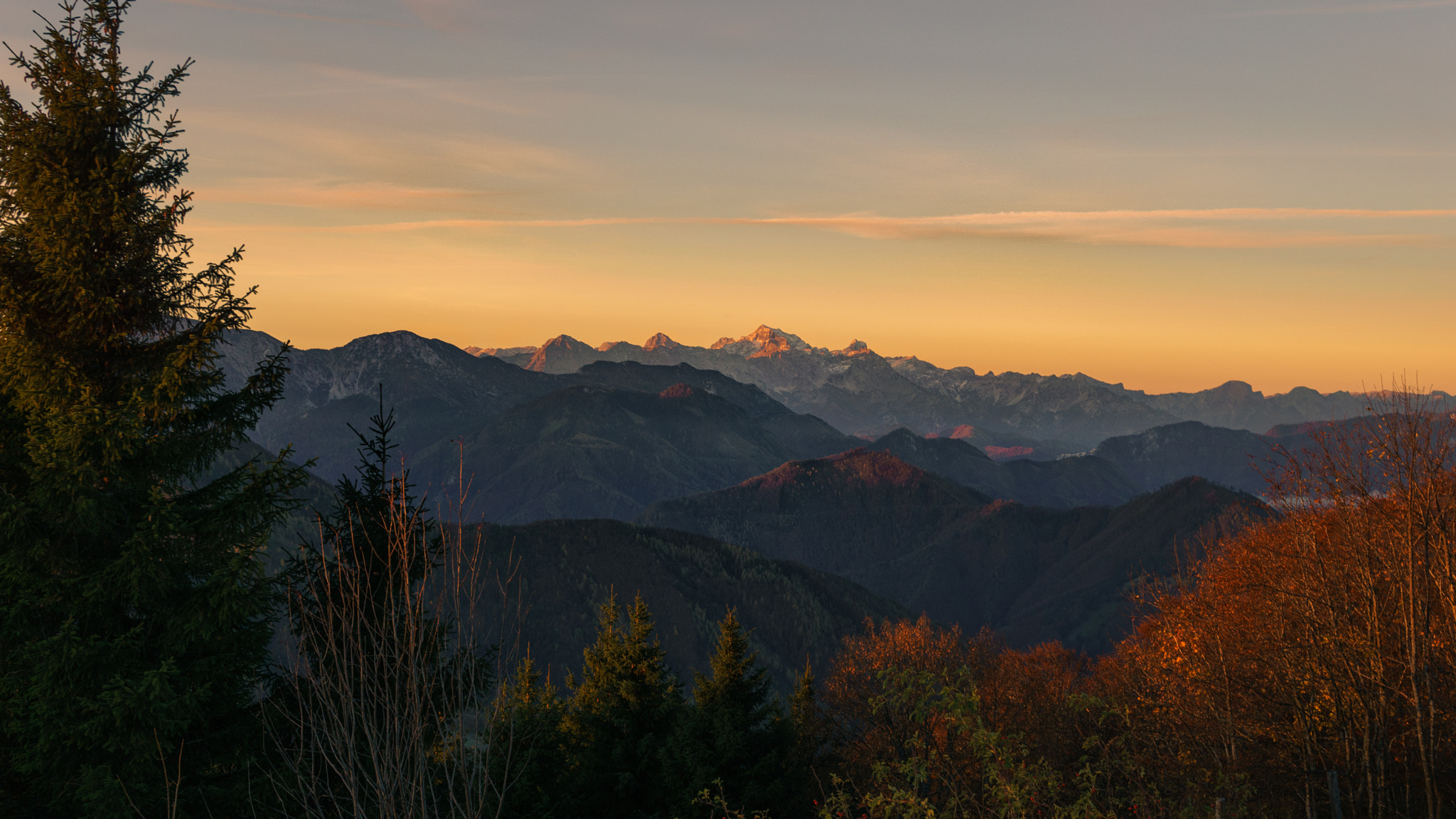 Sony a6000 + Sigma 30mm F1.4 DC DN | C sample photo. Sunrise in national park kalkalpen, austria photography