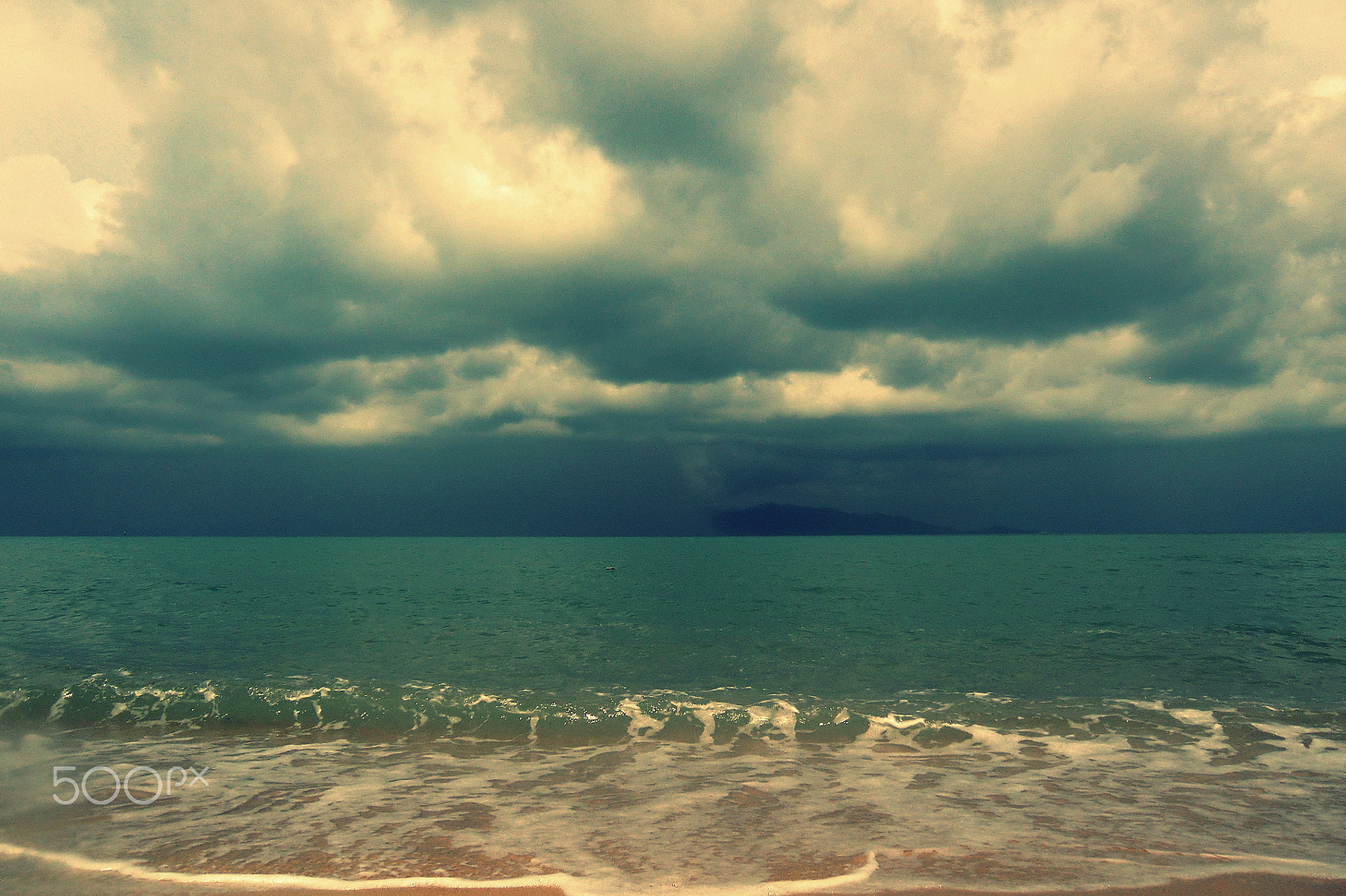 CASIO EX-H15 sample photo. Monsoon photography