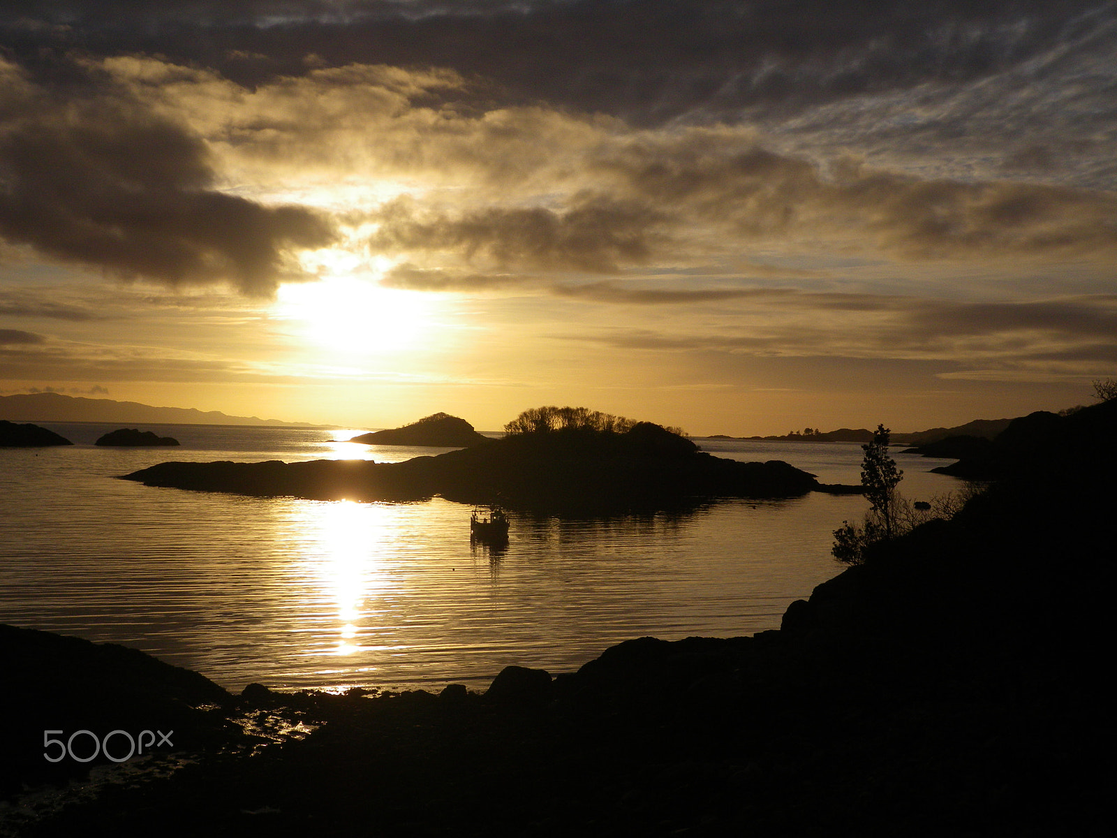 Pentax Optio P80 sample photo. Sunset over the islands photography