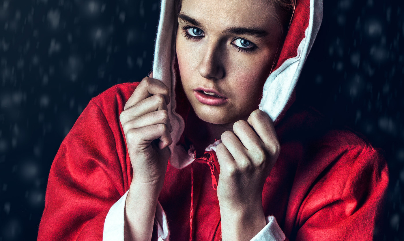 Panasonic Lumix DMC-GH3 sample photo. Girl in red photography