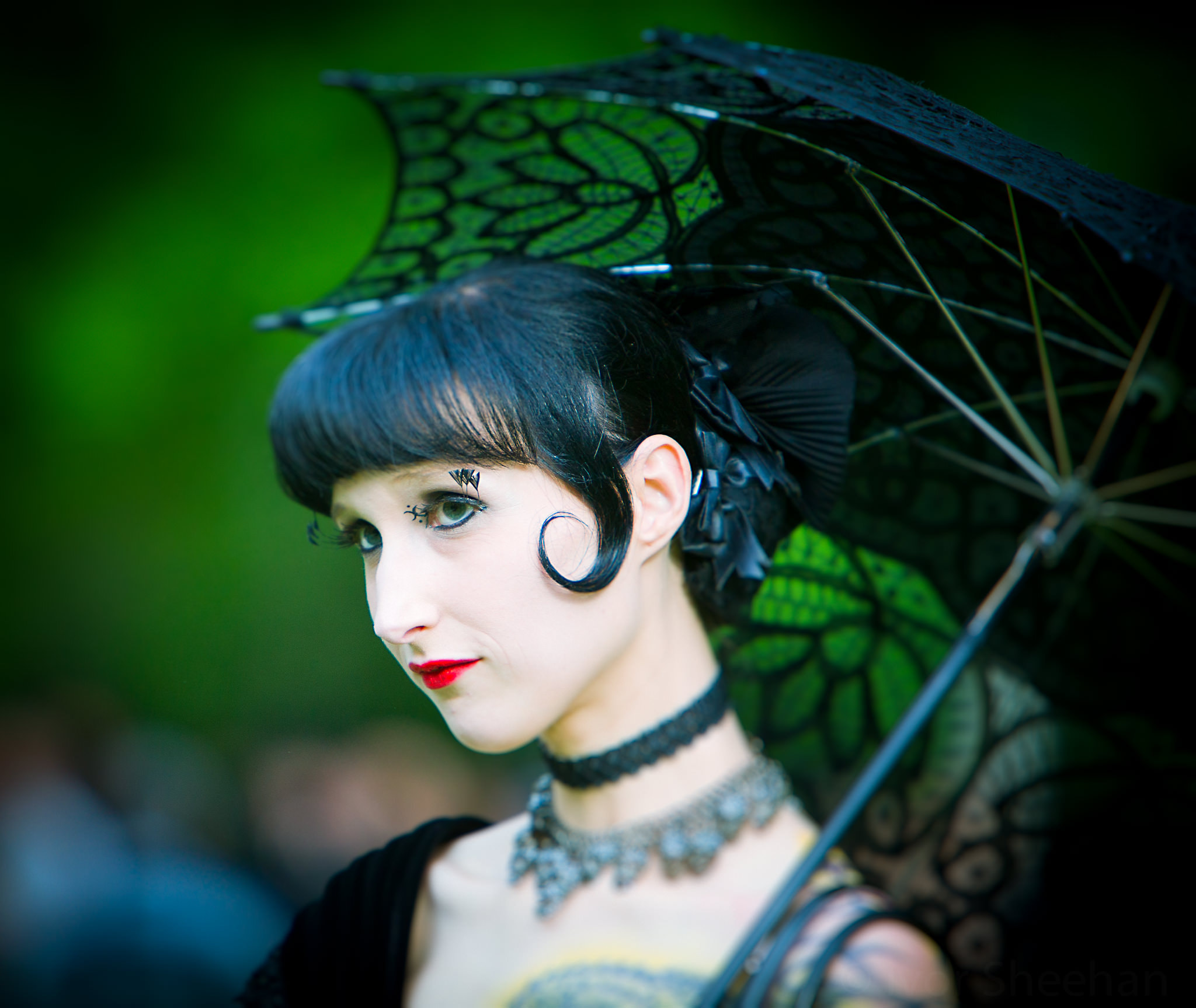 Canon EOS 5D Mark II sample photo. Lady in black photography