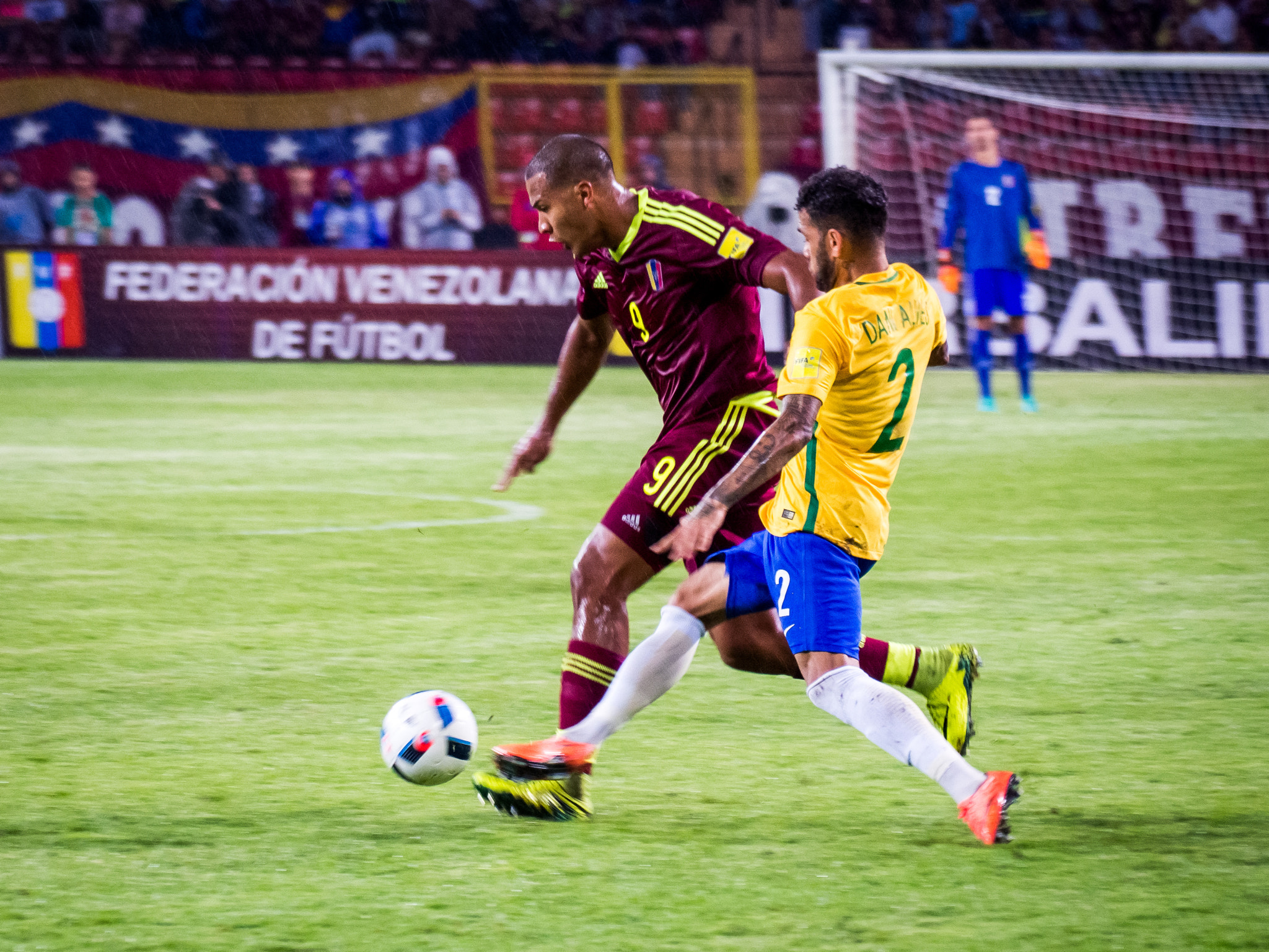 Olympus Zuiko Digital ED 40-150mm F4.0-5.6 sample photo. Dani alves vs salomón rondón photography