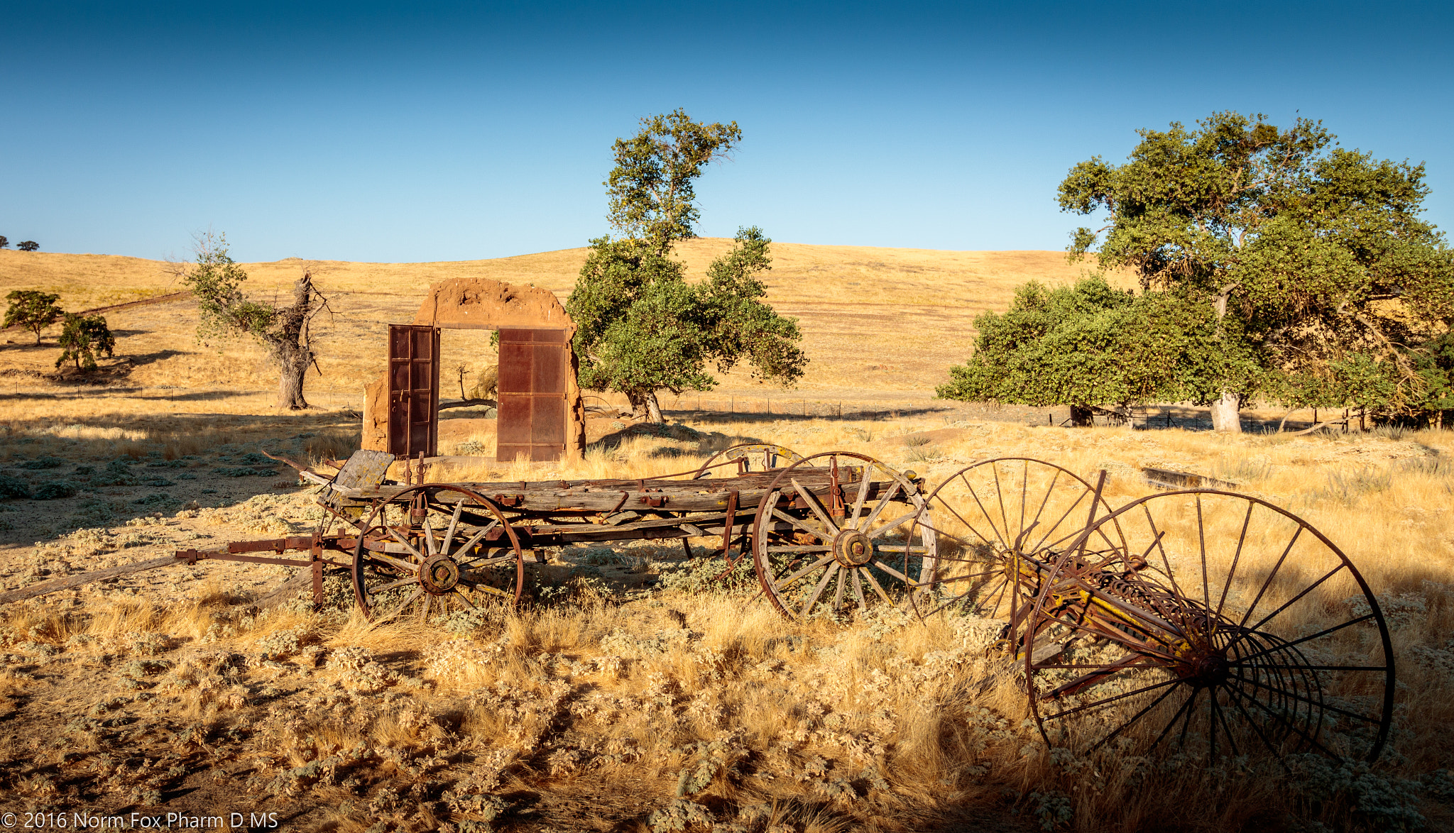 Canon EOS 760D (EOS Rebel T6s / EOS 8000D) sample photo. Rural decay hornitos, california photography