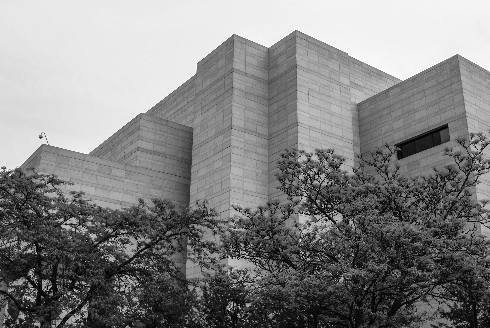 Canon EF 24-70mm F4L IS USM sample photo. Secret building photography