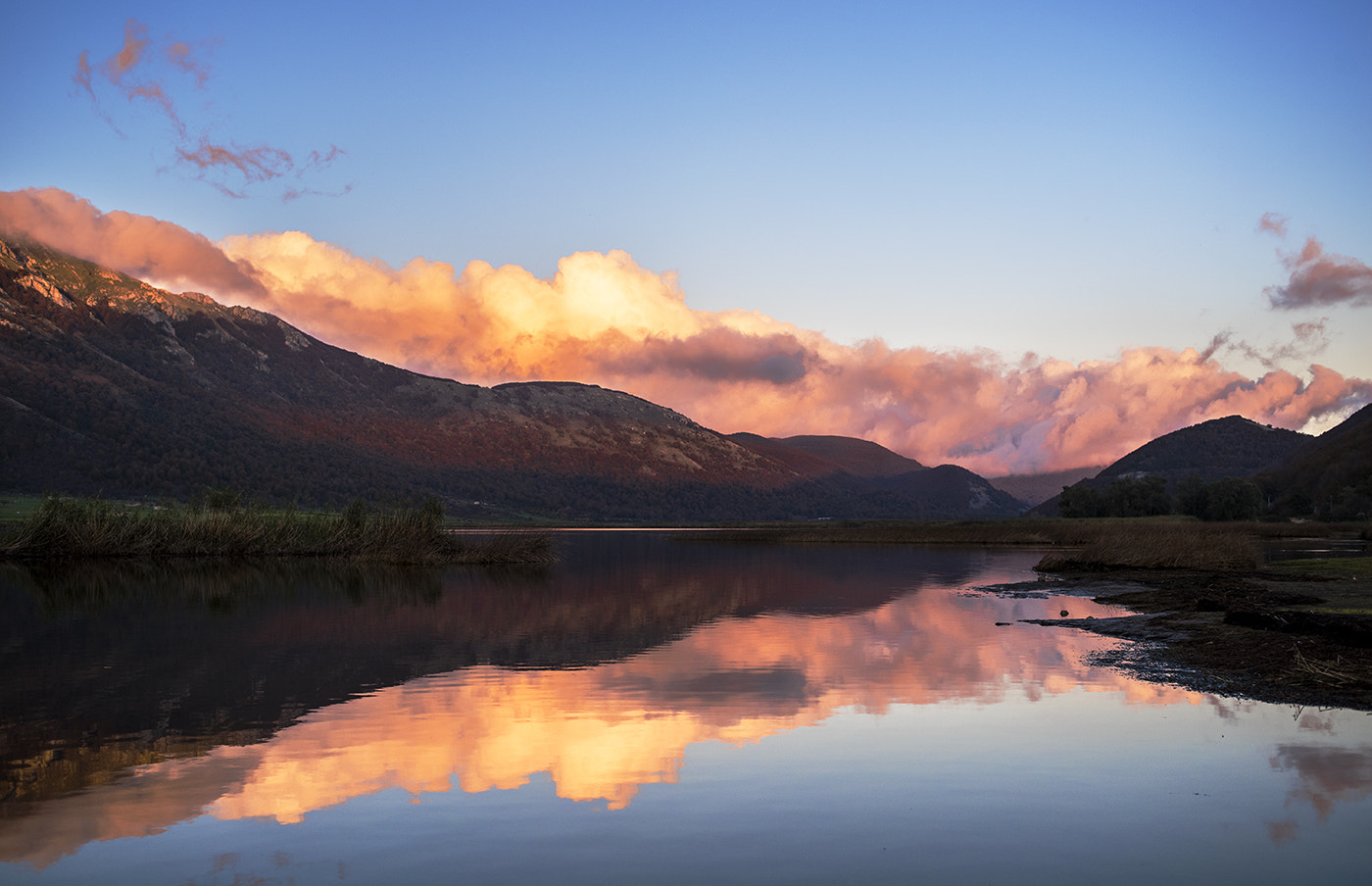 Nikon D750 + Nikon AF Nikkor 35mm F2D sample photo. Fire in the sky photography