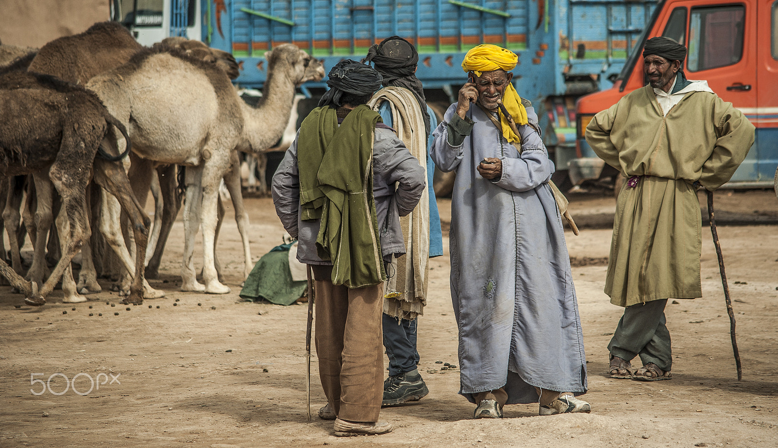 Nikon D700 + AF Nikkor 70-210mm f/4-5.6 sample photo. Camel market photography