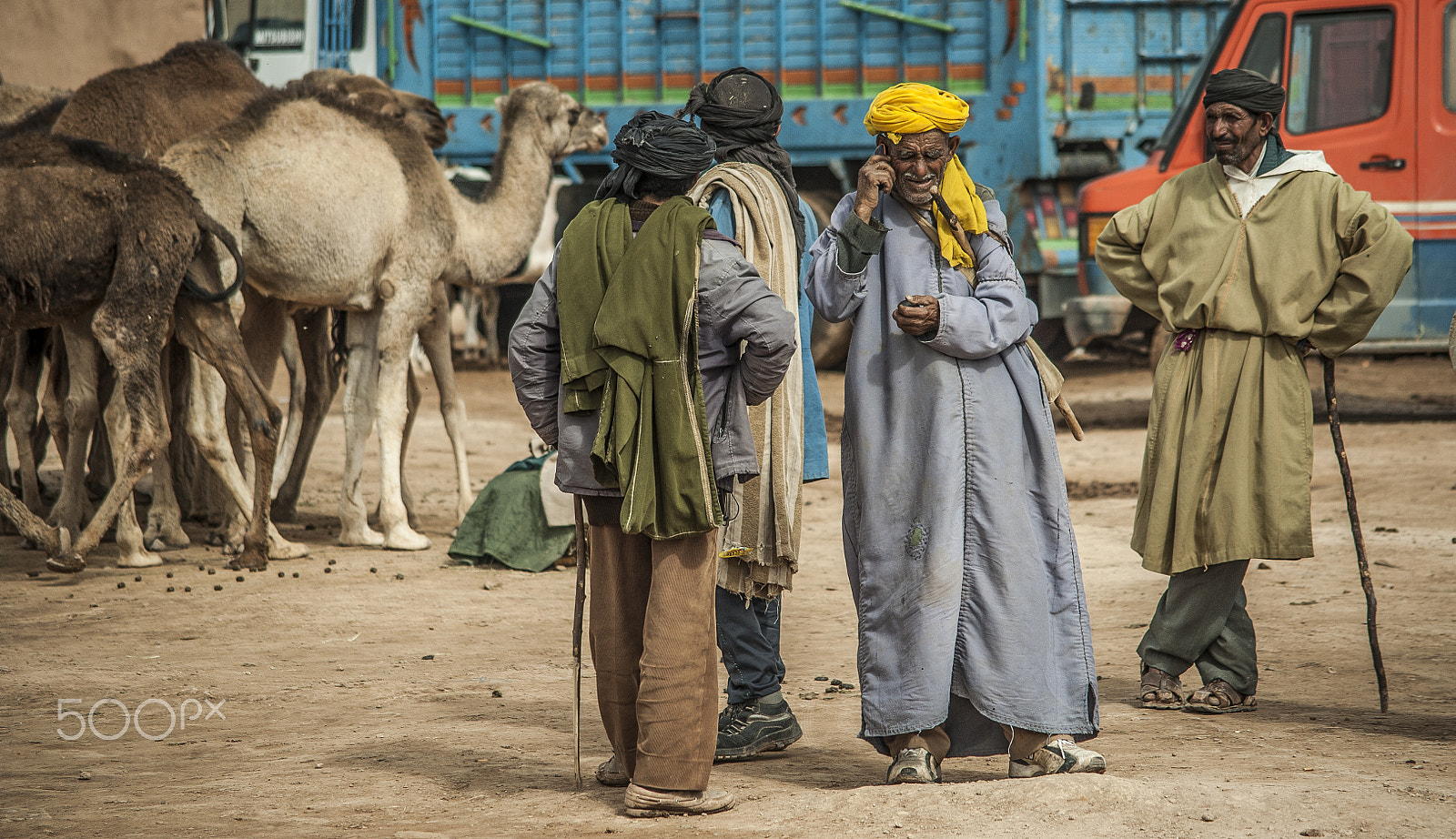 Nikon D700 + AF Nikkor 70-210mm f/4-5.6 sample photo. Camel market photography