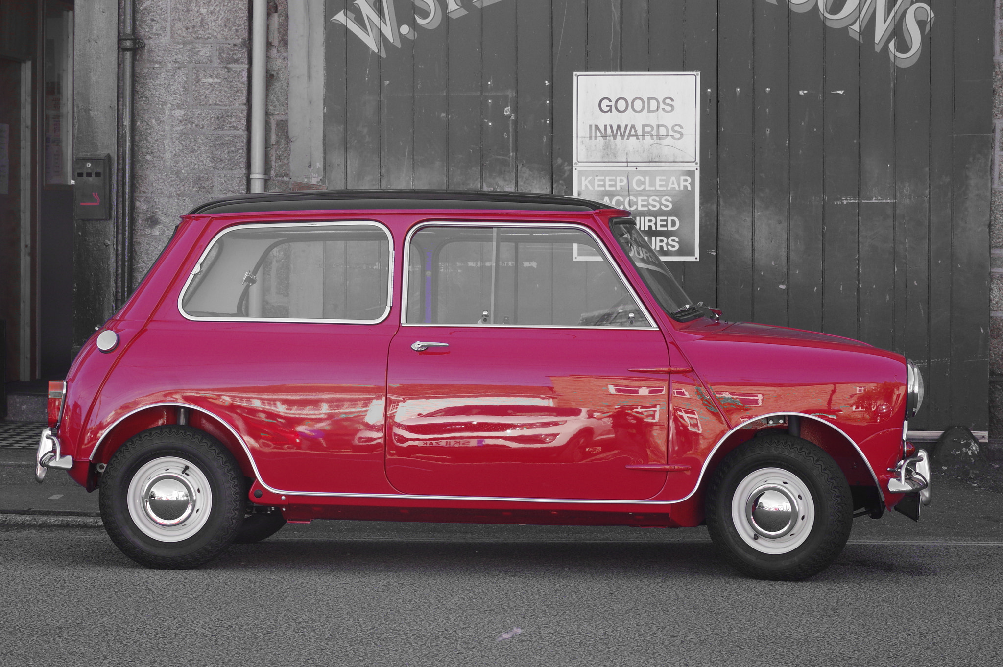 Pentax K-3 II + Pentax smc DA 50mm F1.8 sample photo. Ruby red mini coooper photography