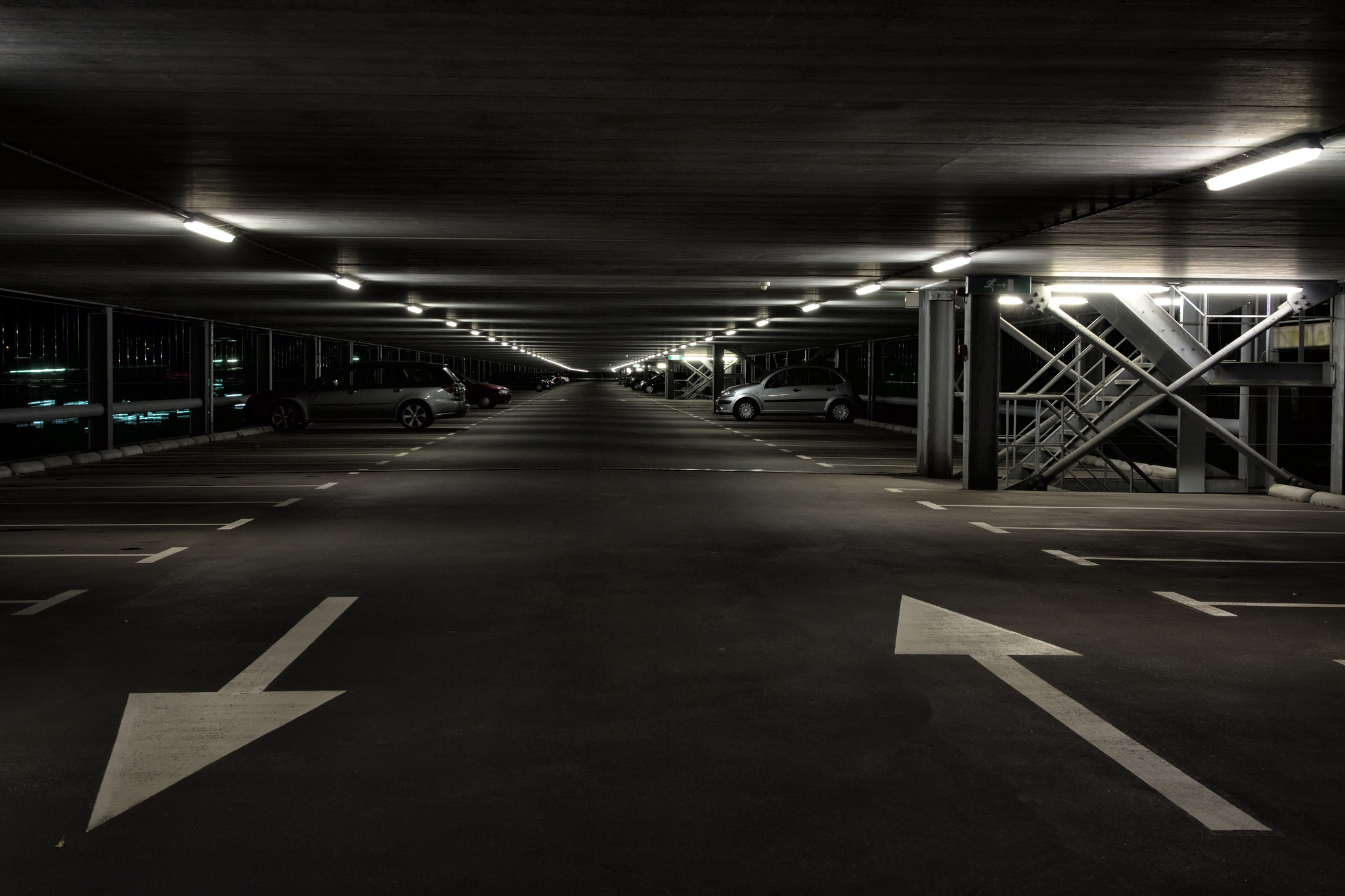 Canon EOS 70D + Sigma 24-105mm f/4 DG OS HSM | A sample photo. Dark parking lot photography