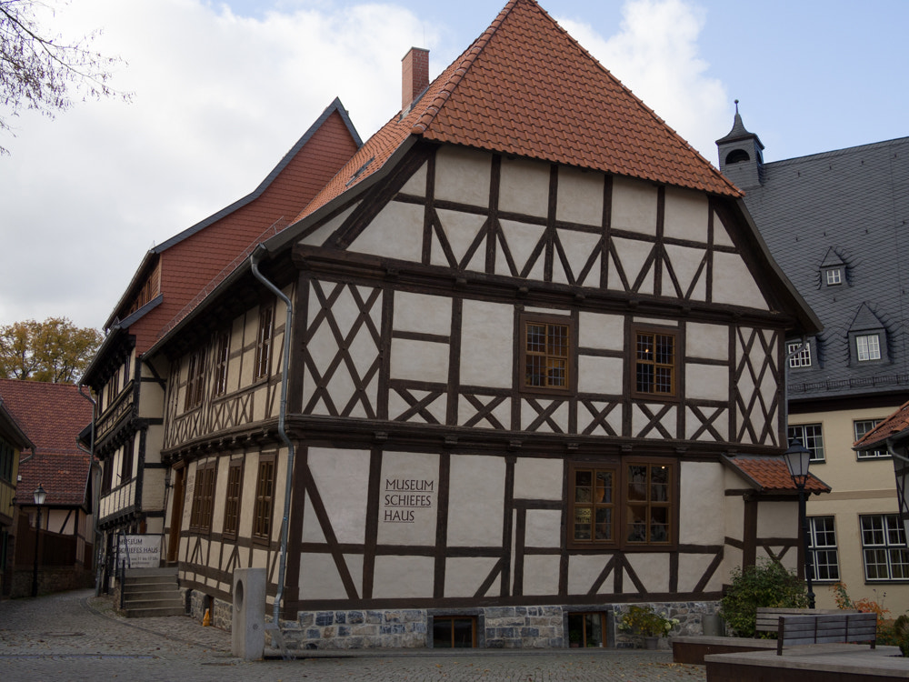 Olympus OM-D E-M5 + Panasonic Lumix G 20mm F1.7 ASPH sample photo. Architektur in wernigerode photography