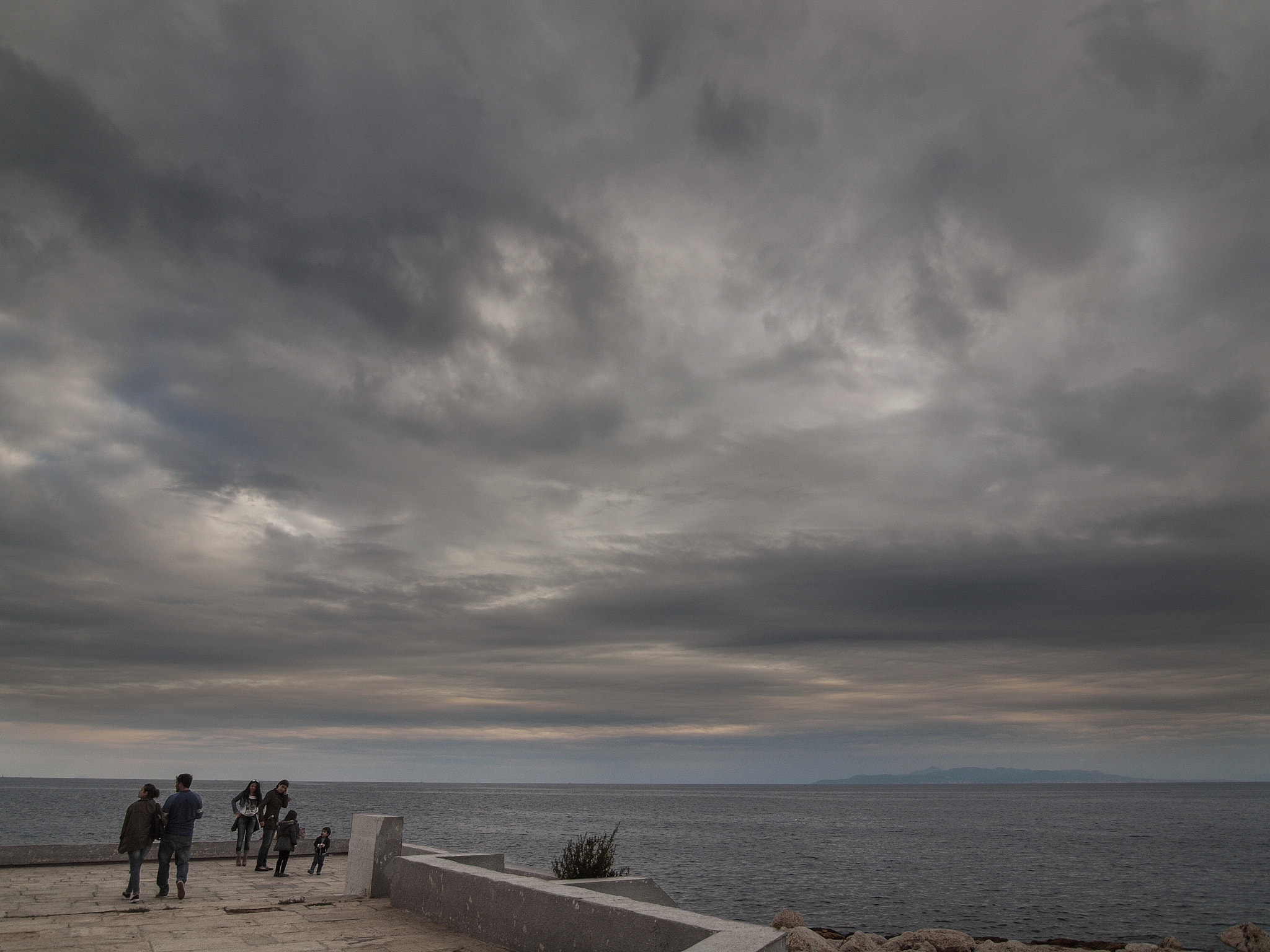 Olympus E-620 (EVOLT E-620) + OLYMPUS 11-22mm Lens sample photo. Where the clouds meet the sea photography