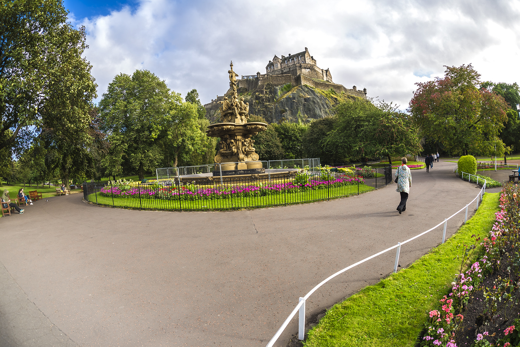 Nikon D600 + Sigma 15mm F2.8 EX DG Diagonal Fisheye sample photo. Castle garden photography