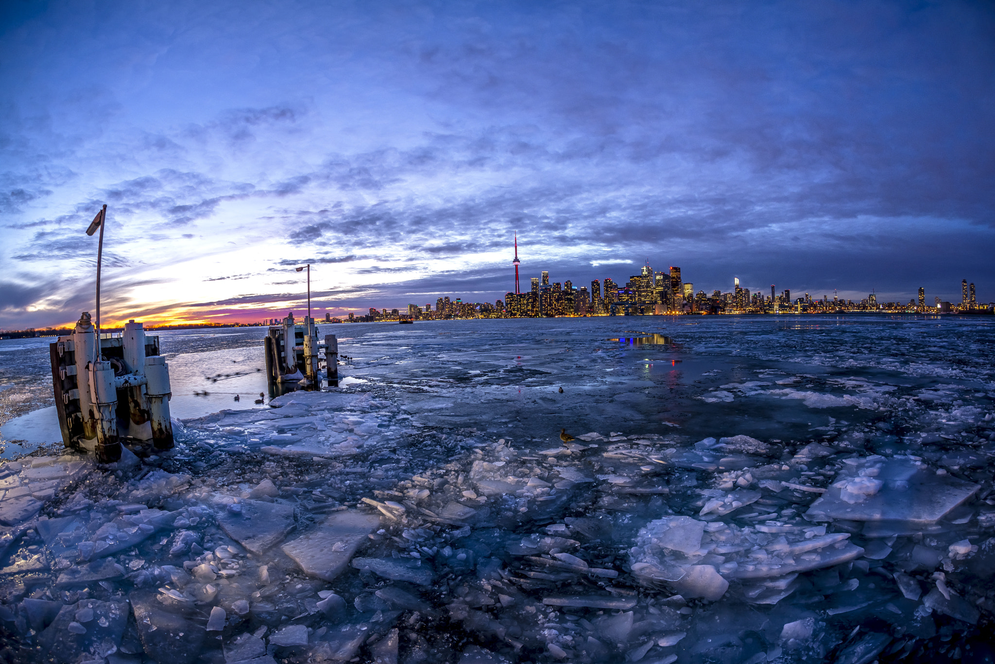 Nikon D600 + Sigma 15mm F2.8 EX DG Diagonal Fisheye sample photo. Northern city night photography