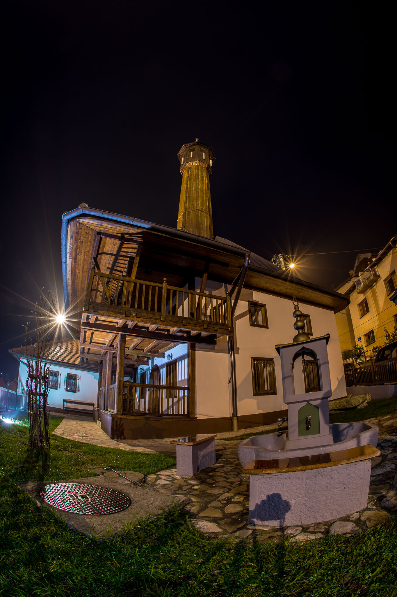 Nikon D7200 + Sigma 10mm F2.8 EX DC HSM Diagonal Fisheye sample photo. Mejdan mosque photography