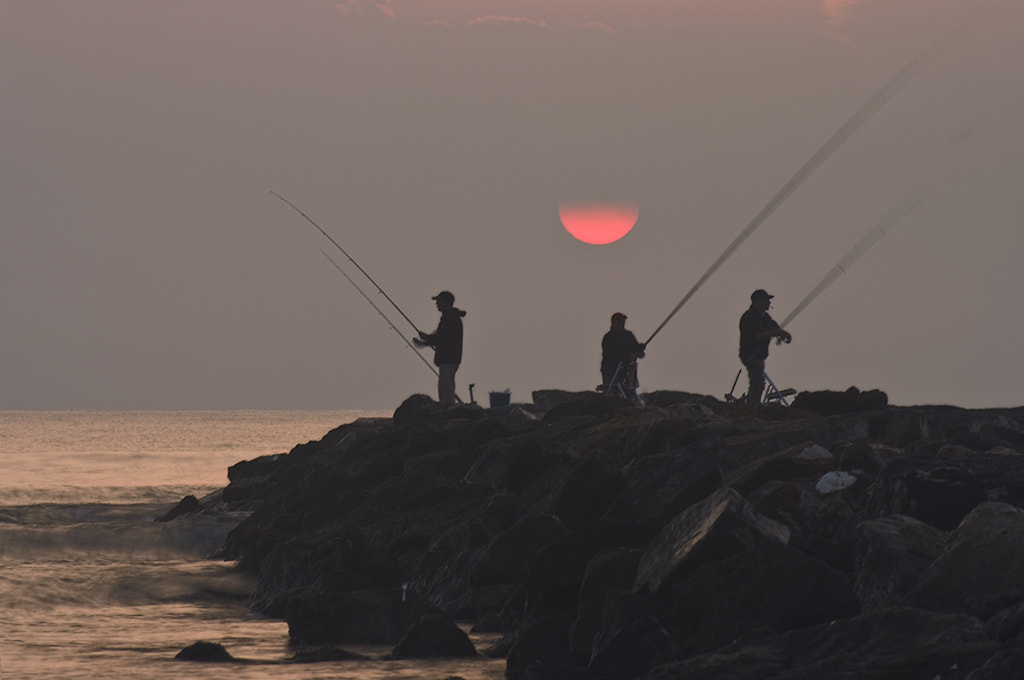 Pentax K20D + Pentax smc DA 50-200mm F4-5.6 ED sample photo. Three fishermen. photography