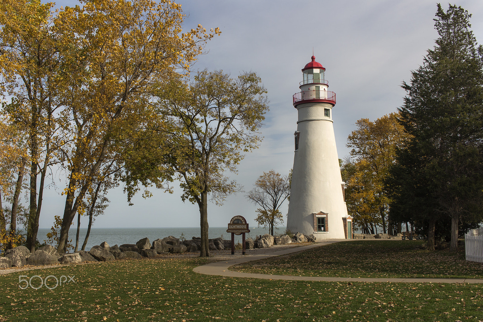 Canon EF-S 24mm F2.8 STM sample photo. Marblehead lighthouse photography