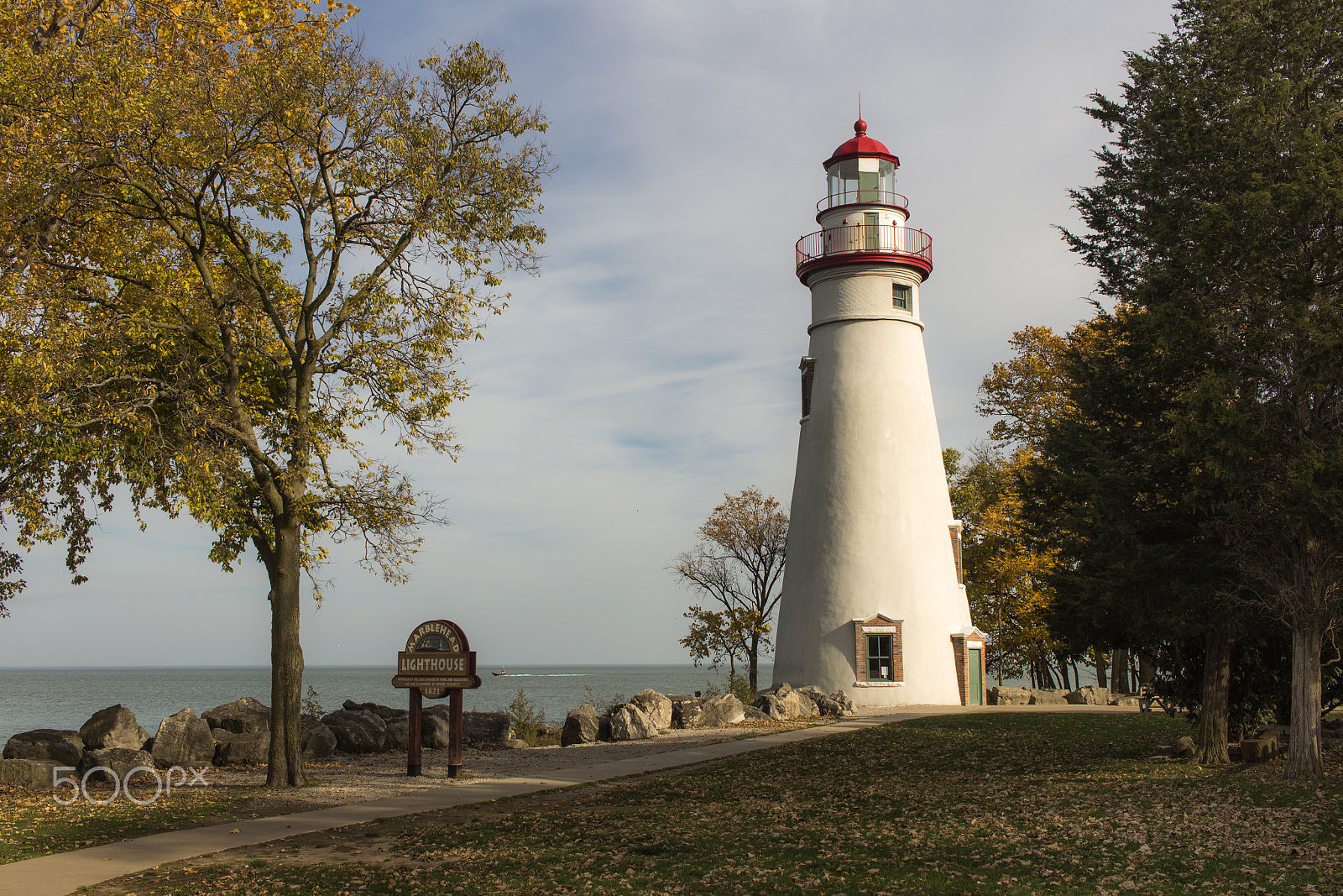 Canon EF-S 24mm F2.8 STM sample photo. Marblehead lighthouse photography