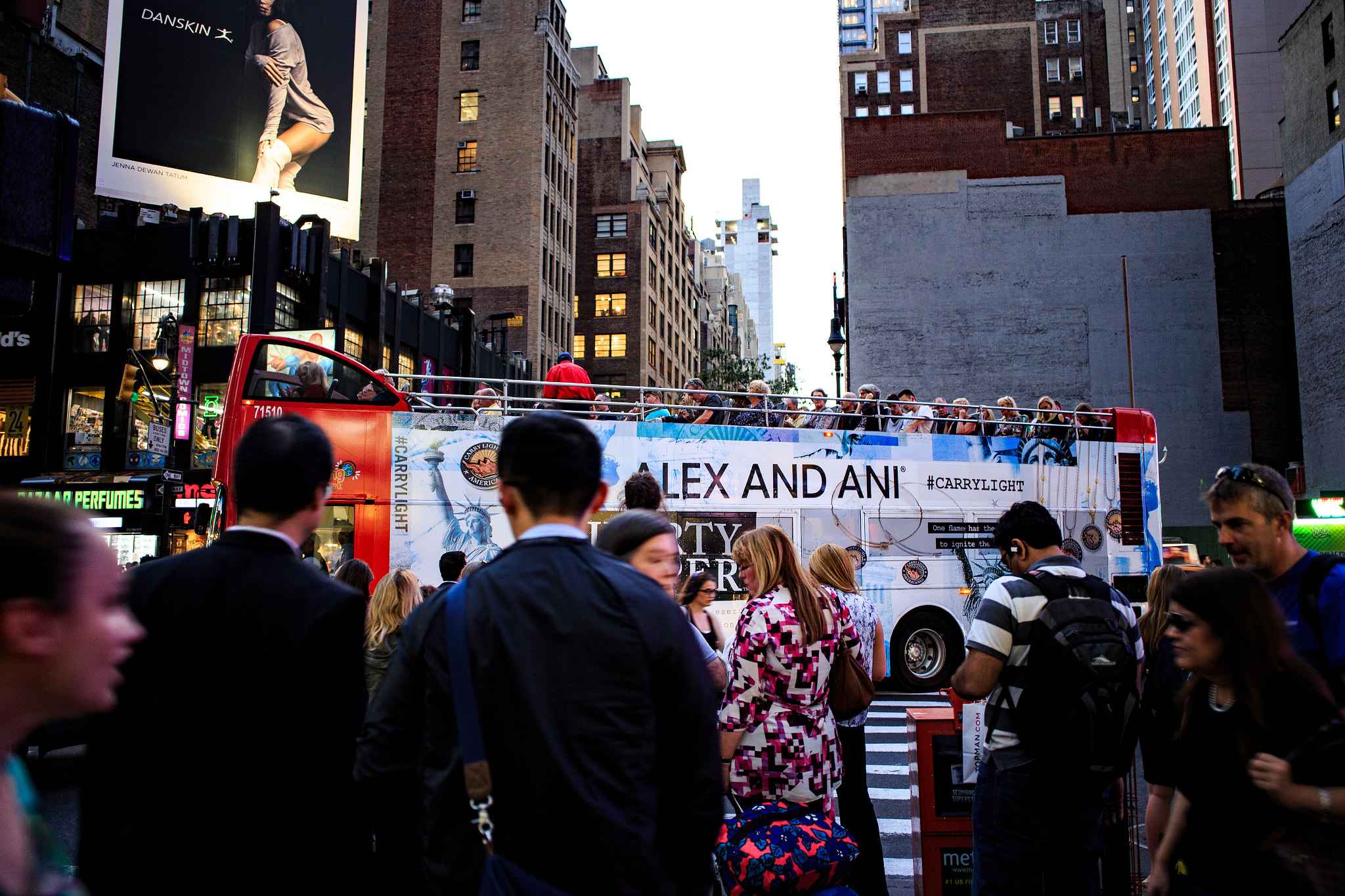Canon EF 28mm F2.8 IS USM sample photo. New york tour bus photography