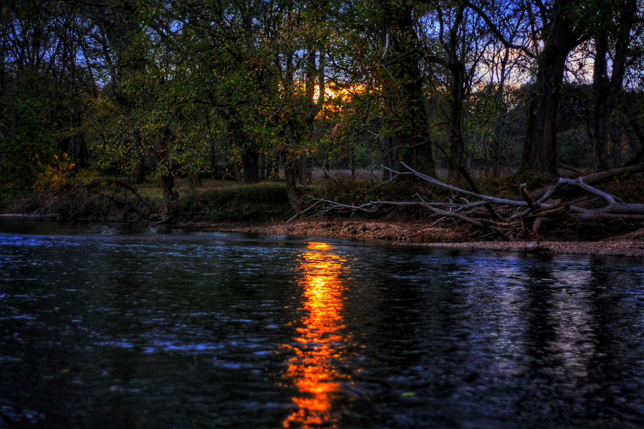 Canon EOS 1000D (EOS Digital Rebel XS / EOS Kiss F) sample photo. Sunset at delaware access on the james river photography
