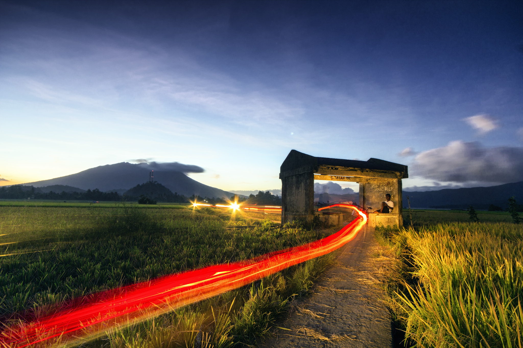 Sigma 10-20mm F4-5.6 EX DC HSM sample photo. Field streaking photography