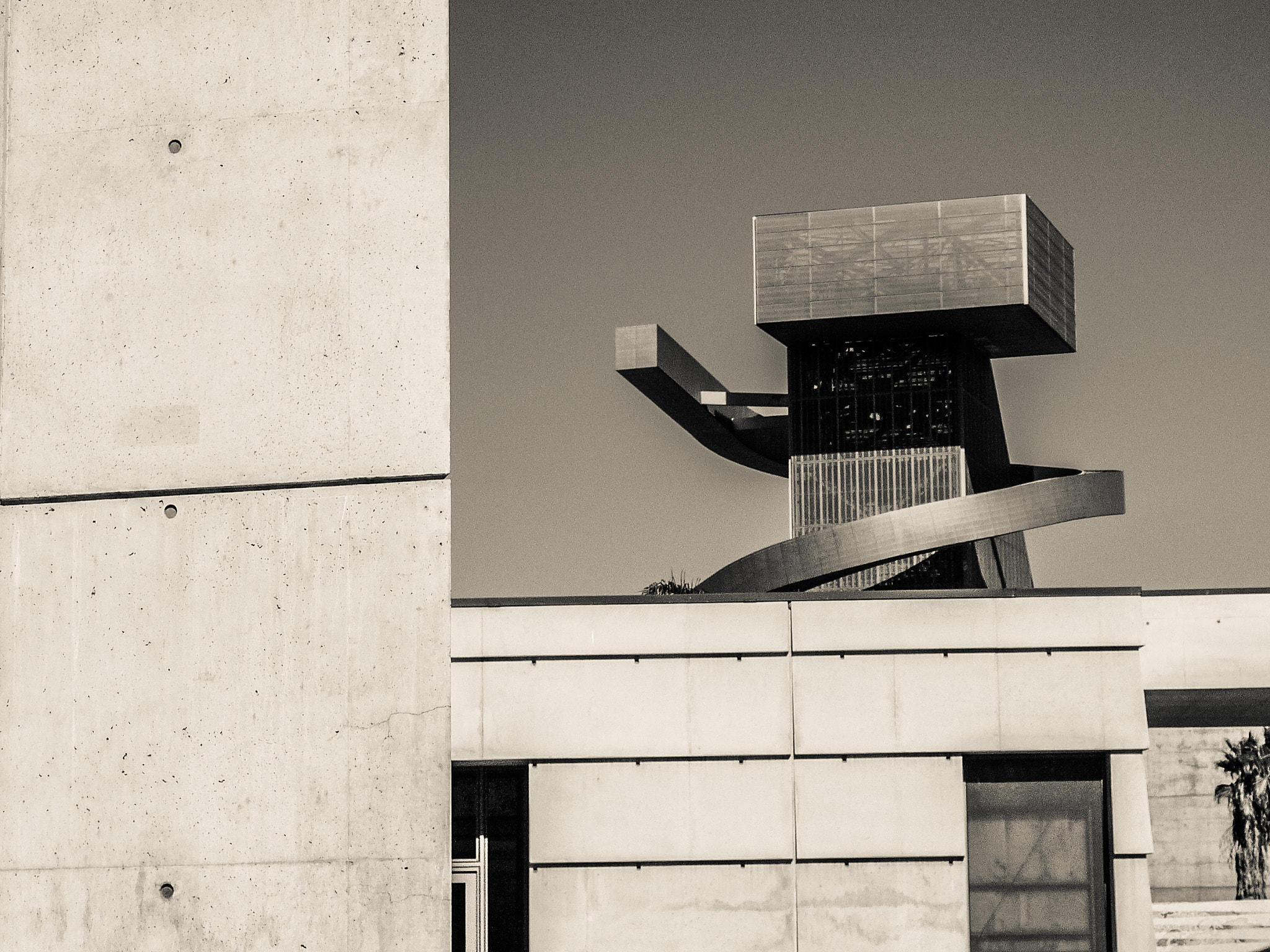 Leica DIGILUX 2 sample photo. Unique buildings of la photography