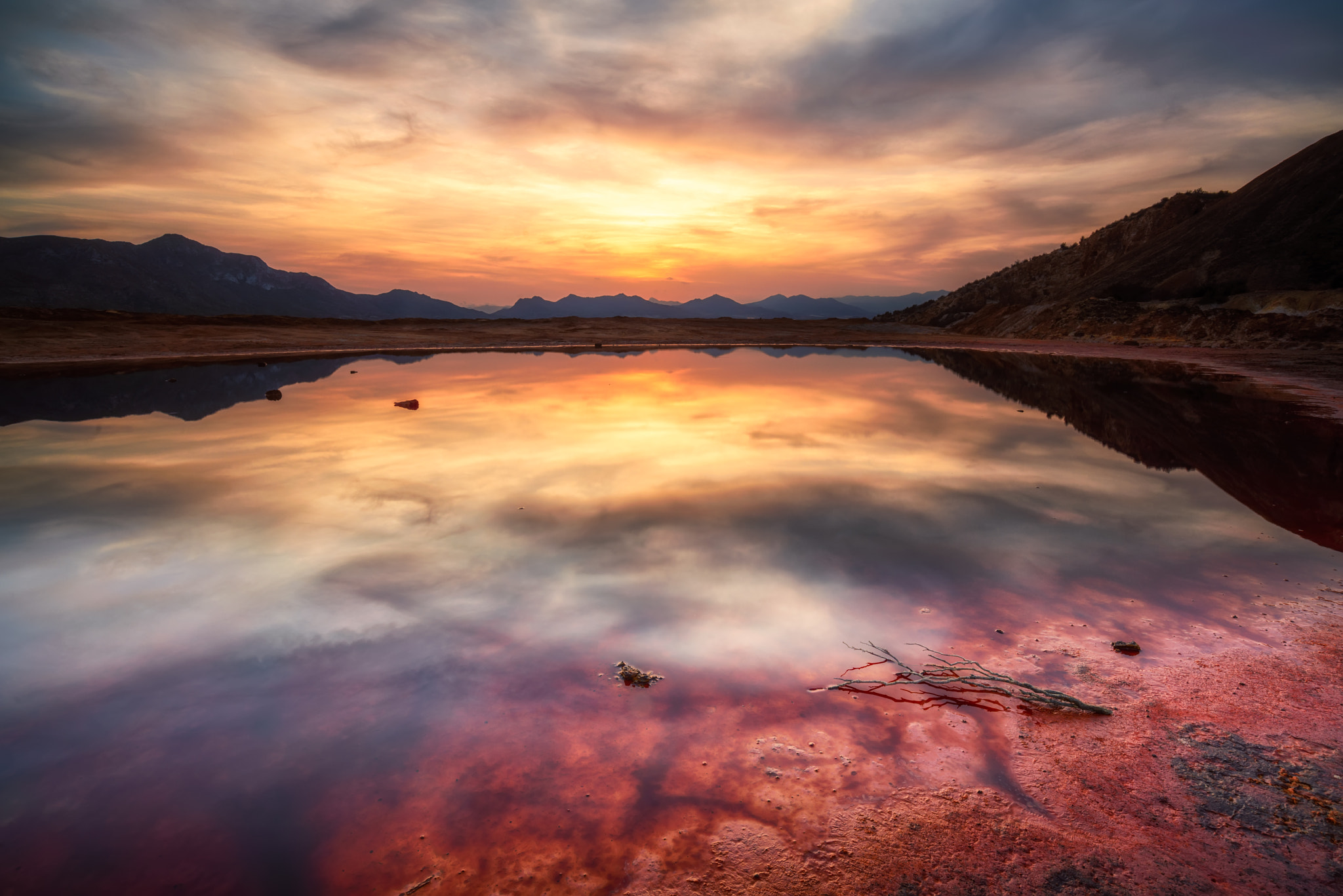 Nikon AF-S Nikkor 18-35mm F3.5-4.5G ED sample photo. Red blood photography