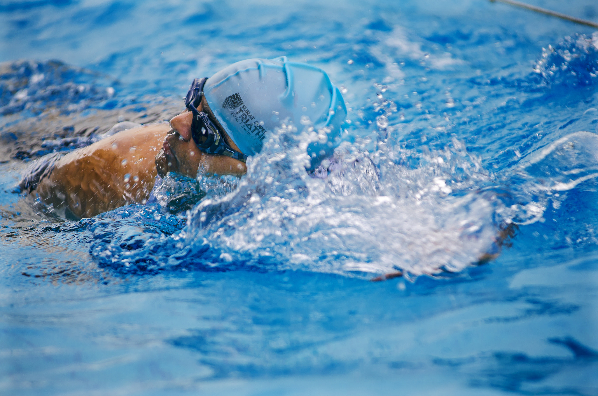 AF-S Zoom-Nikkor 80-200mm f/2.8D IF-ED sample photo. The swimmer photography