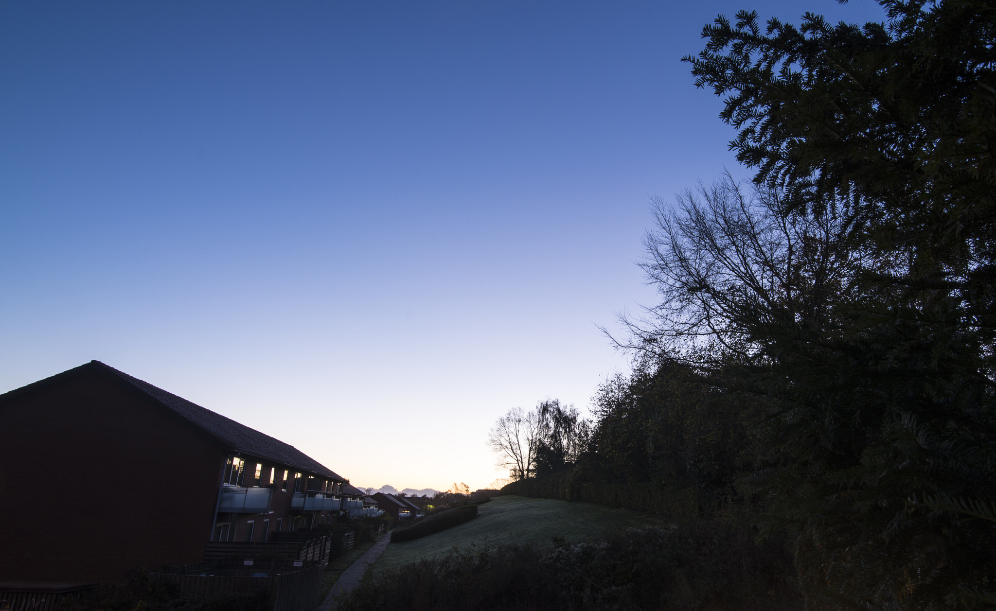 Tokina AT-X 16-28mm F2.8 Pro FX sample photo. Blue morning photography