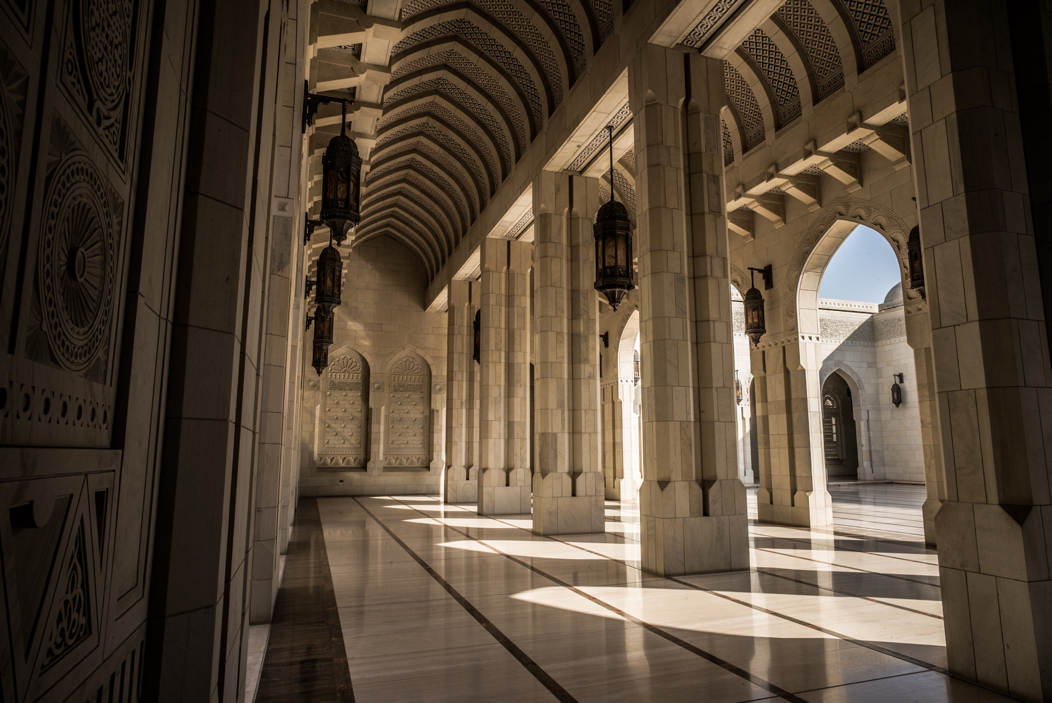 Leica Super-Elmar-M 21mm F3.4 ASPH sample photo. Paths photography