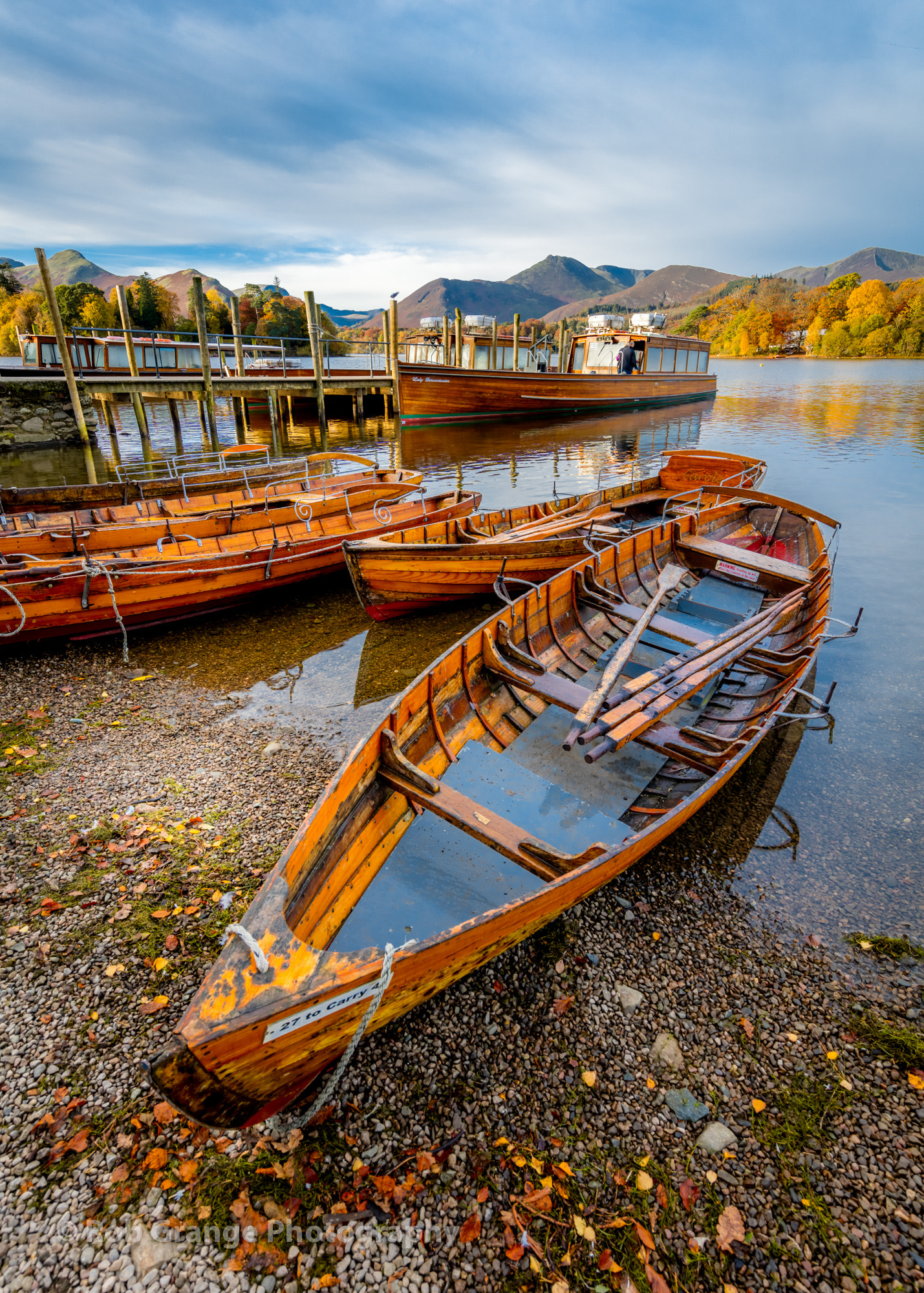 Canon EOS 5DS sample photo. Rowing boat on an autumnal derwentwater photography