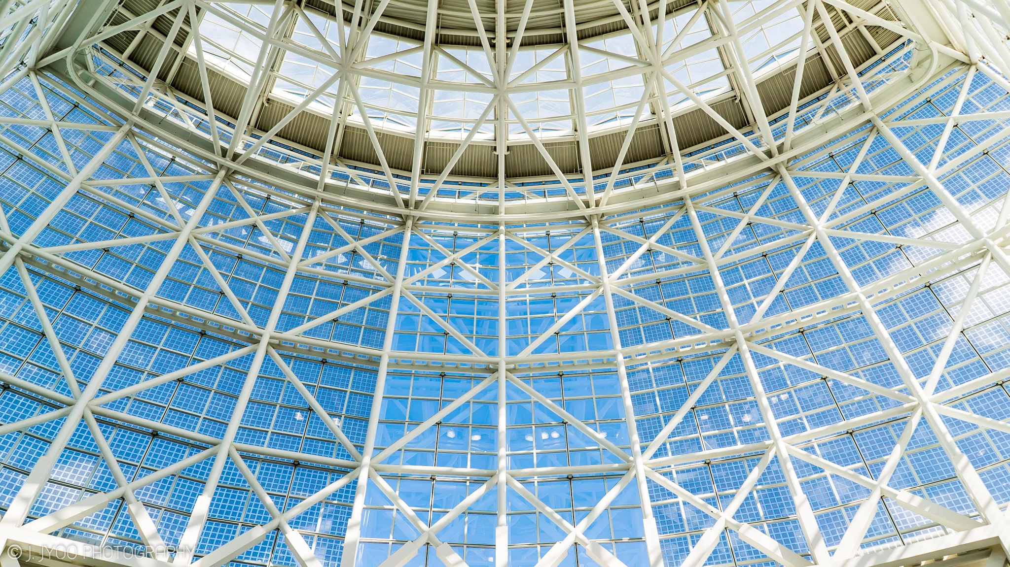 Sony FE 28mm F2 sample photo. Net of steel, catch the sky photography
