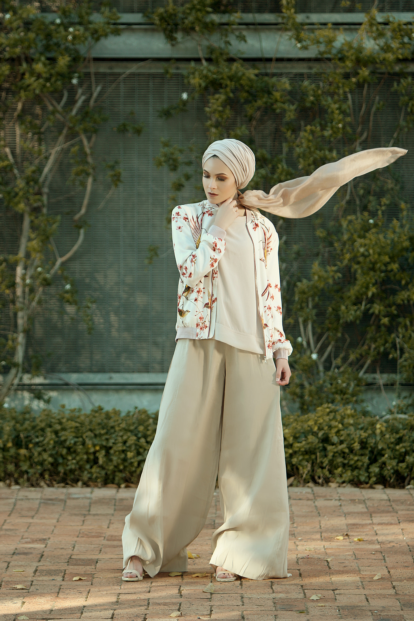 Canon EF 70-200mm F2.8L IS USM sample photo. Hijab fashion blogger photography