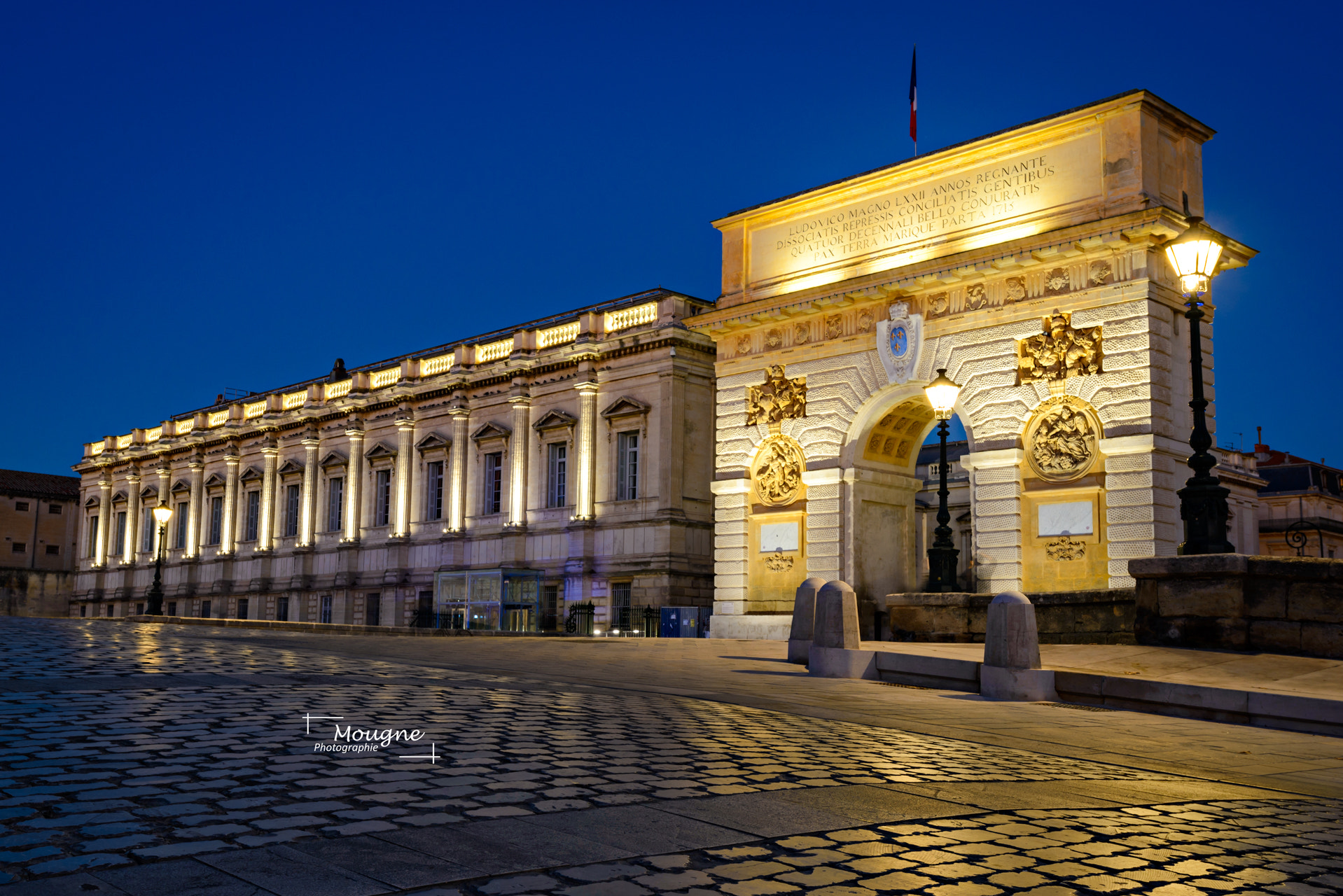 Nikon AF-S Nikkor 17-35mm F2.8D ED-IF sample photo. Montpellier by night photography