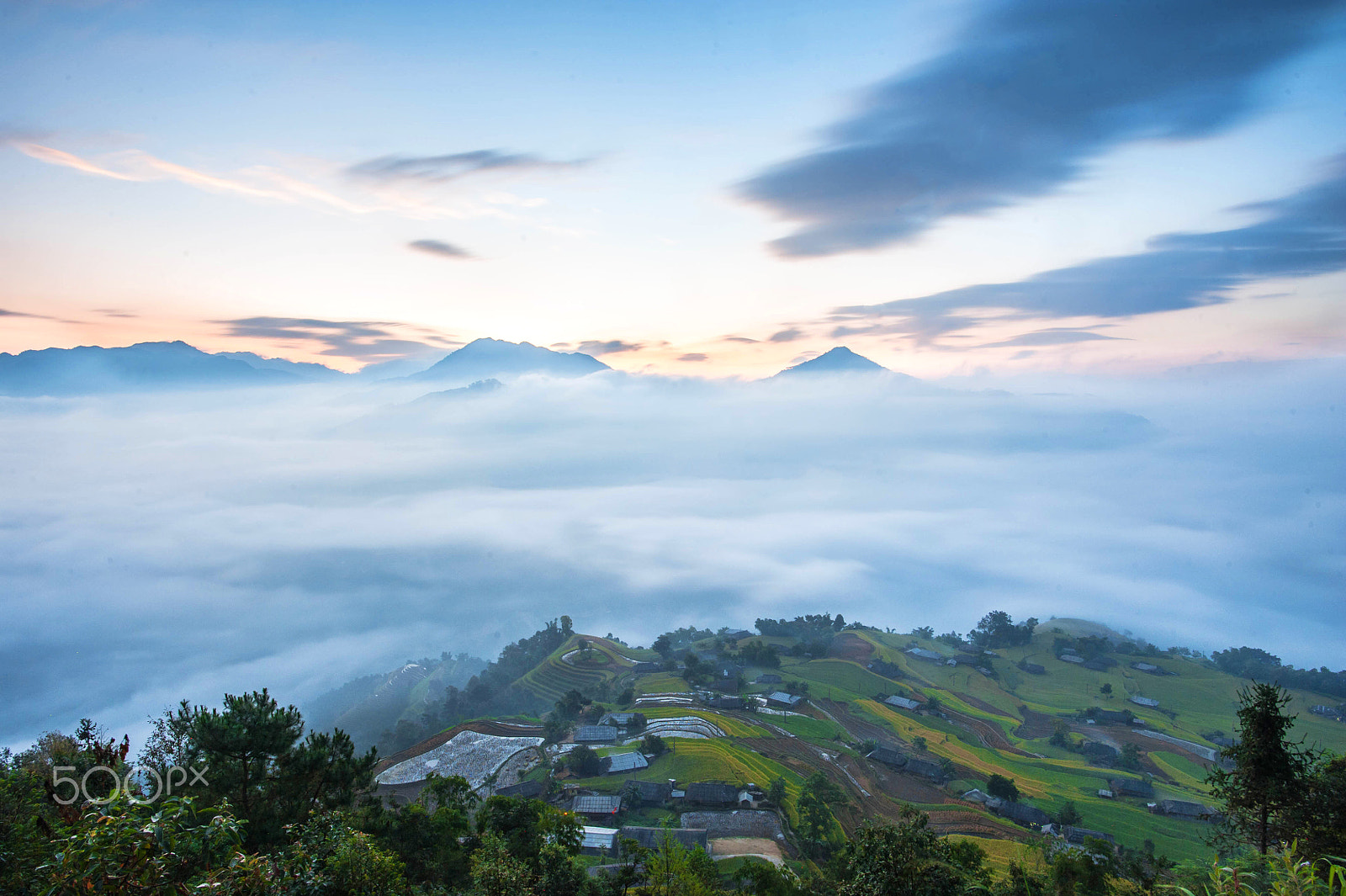 Nikon D700 + Nikon AF-S Nikkor 20mm F1.8G ED sample photo. Cloud heaven - ban phung- hoang su phi - vietnam photography