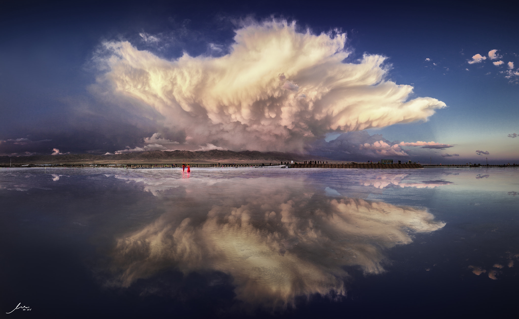 Canon EF 16-35mm F4L IS USM sample photo. Mirror of the sky photography