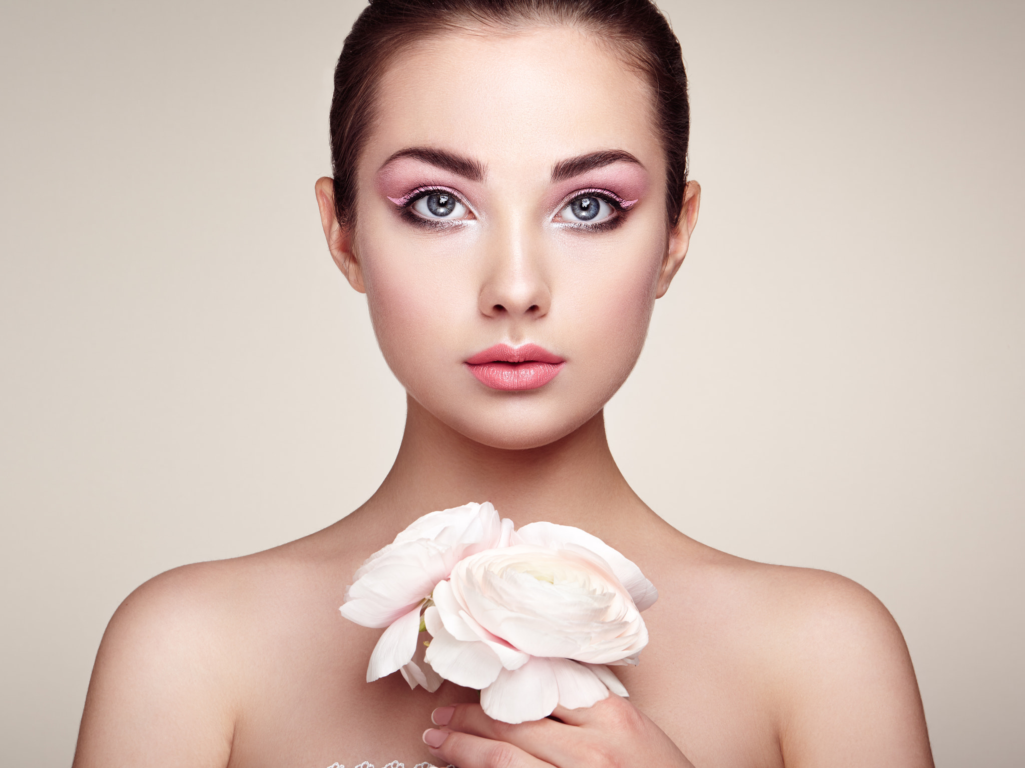 Canon EF 100mm F2.8L Macro IS USM sample photo. Portrait of beautiful young woman with flowers photography