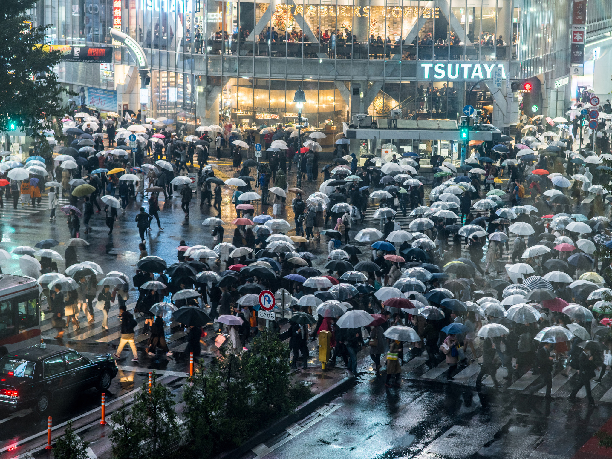 Pentax K-1 sample photo. Shibuya's scramble crossing on friday, halloween photography