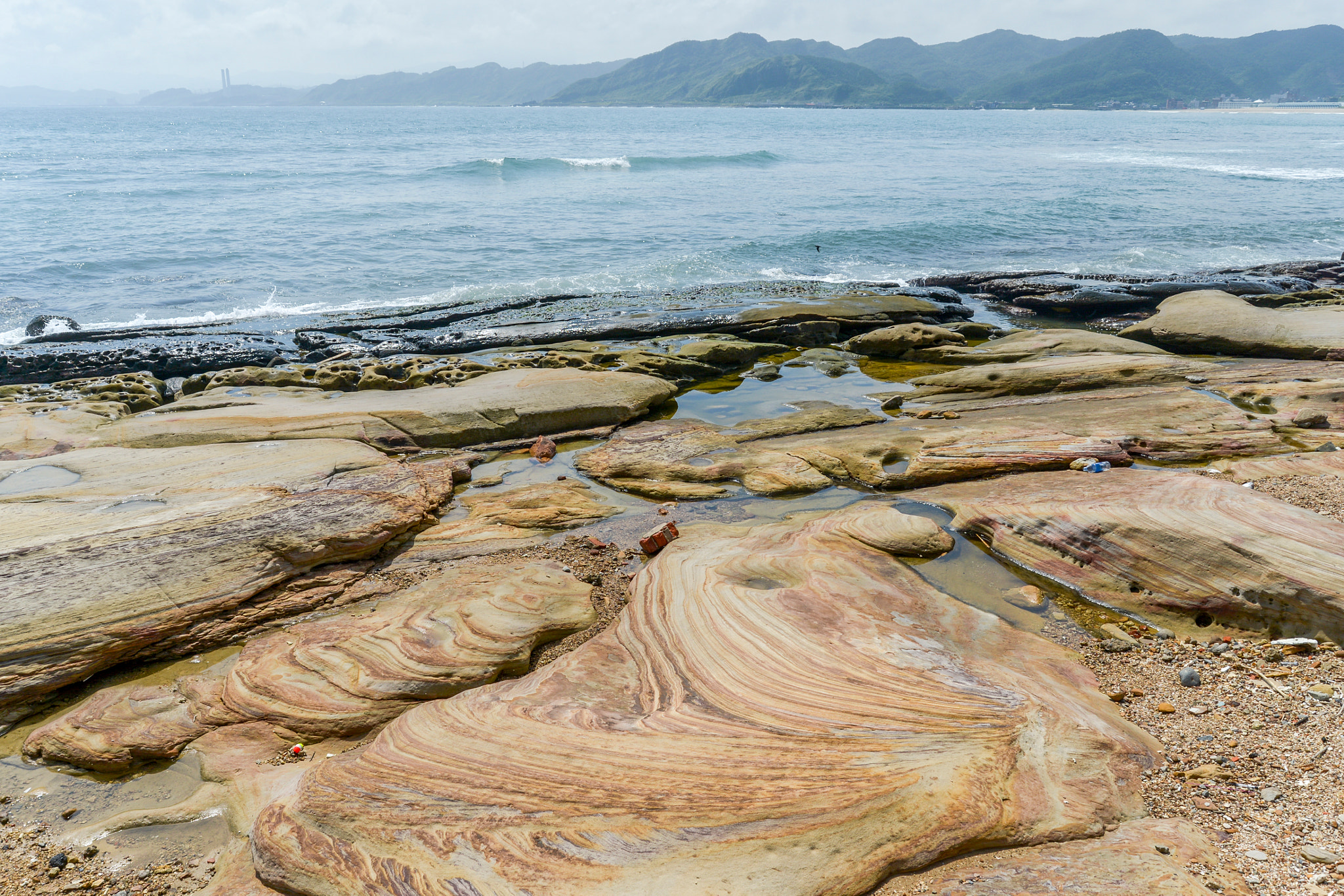 AF Zoom-Nikkor 28-80mm f/3.3-5.6G sample photo. The rock pattern @ yeliu photography